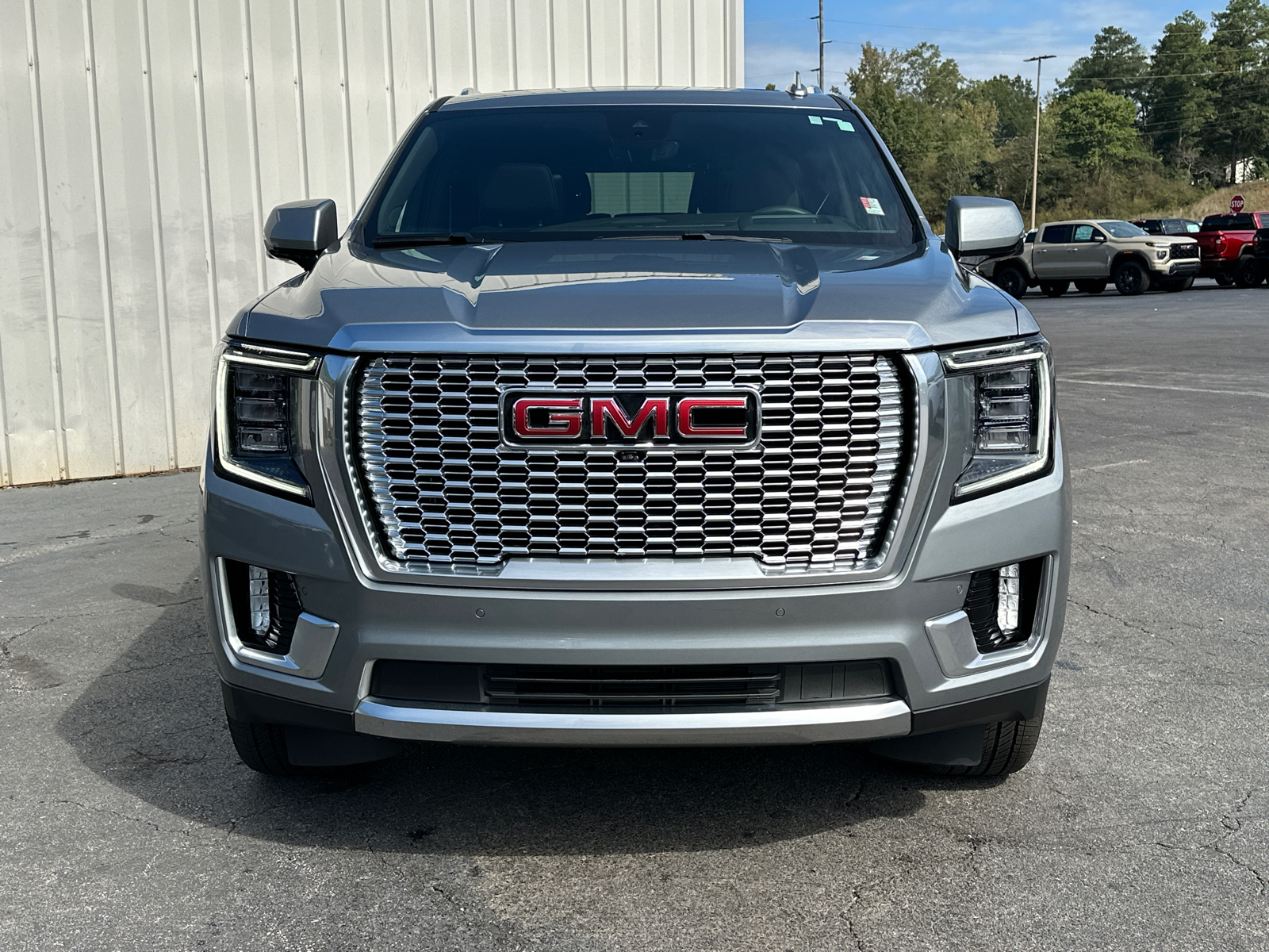 2023 GMC Yukon Denali 3