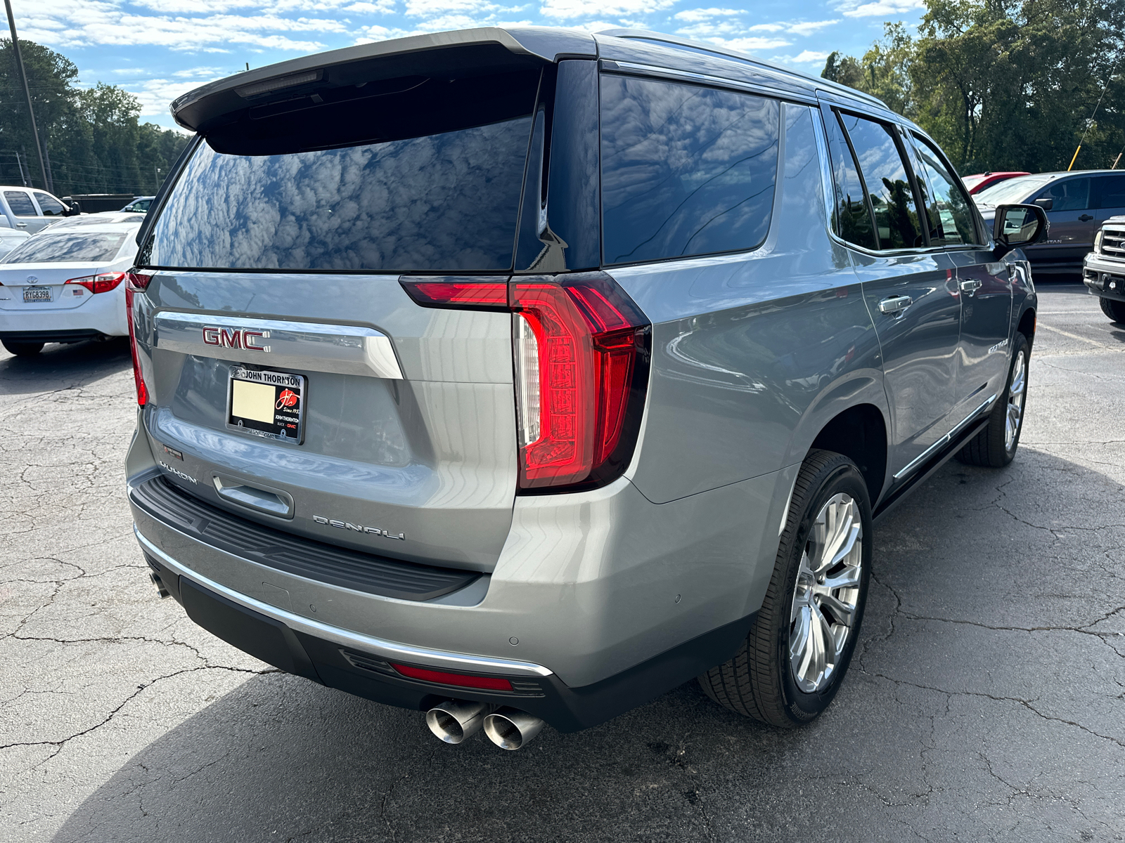 2023 GMC Yukon Denali 6