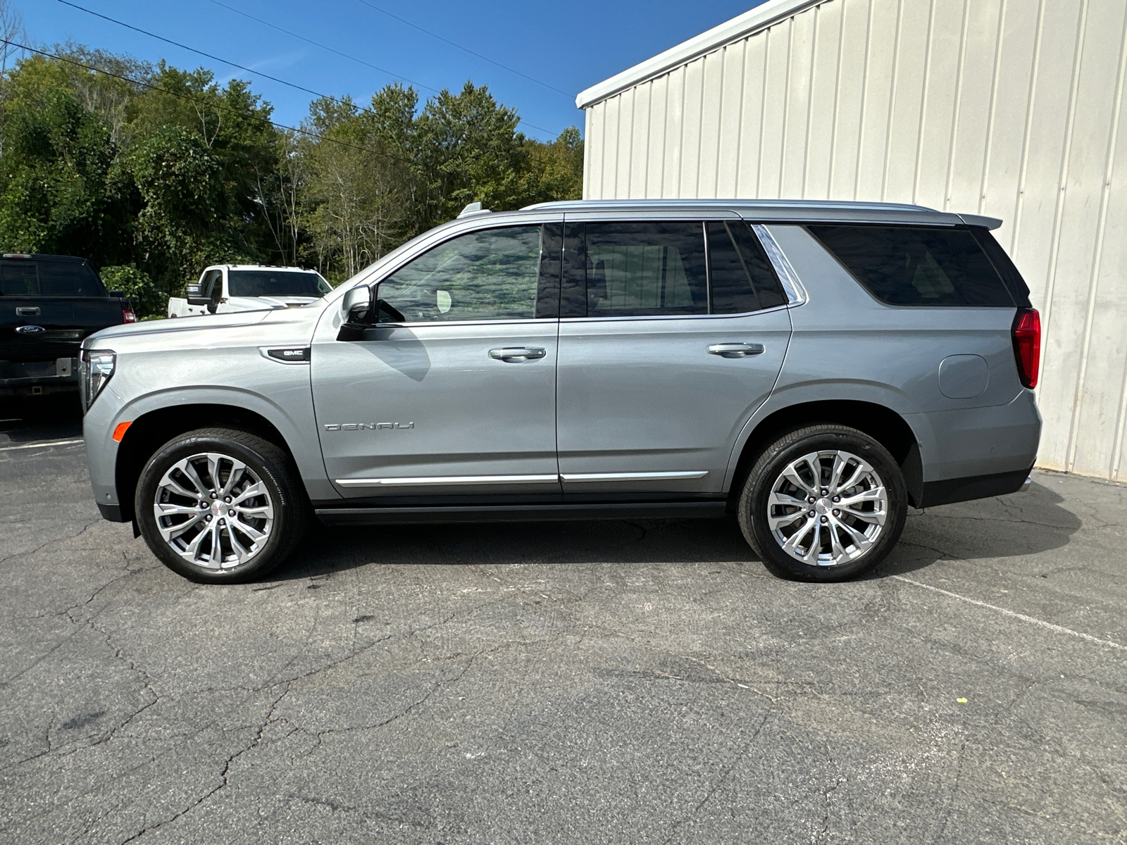 2023 GMC Yukon Denali 9