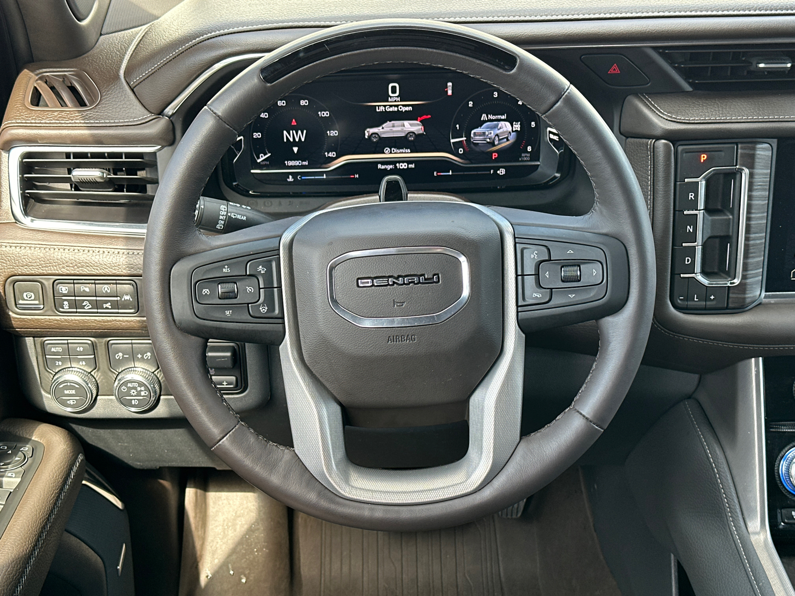 2023 GMC Yukon Denali 26