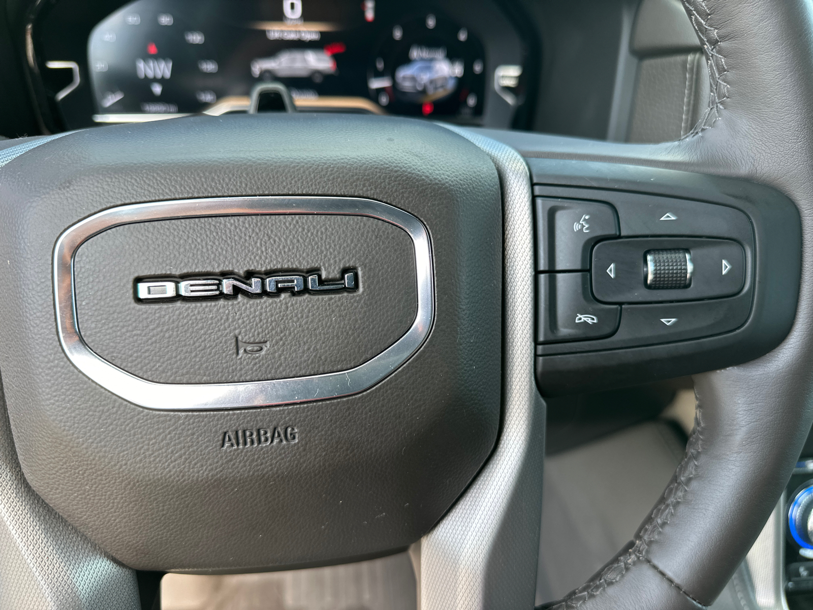 2023 GMC Yukon Denali 28