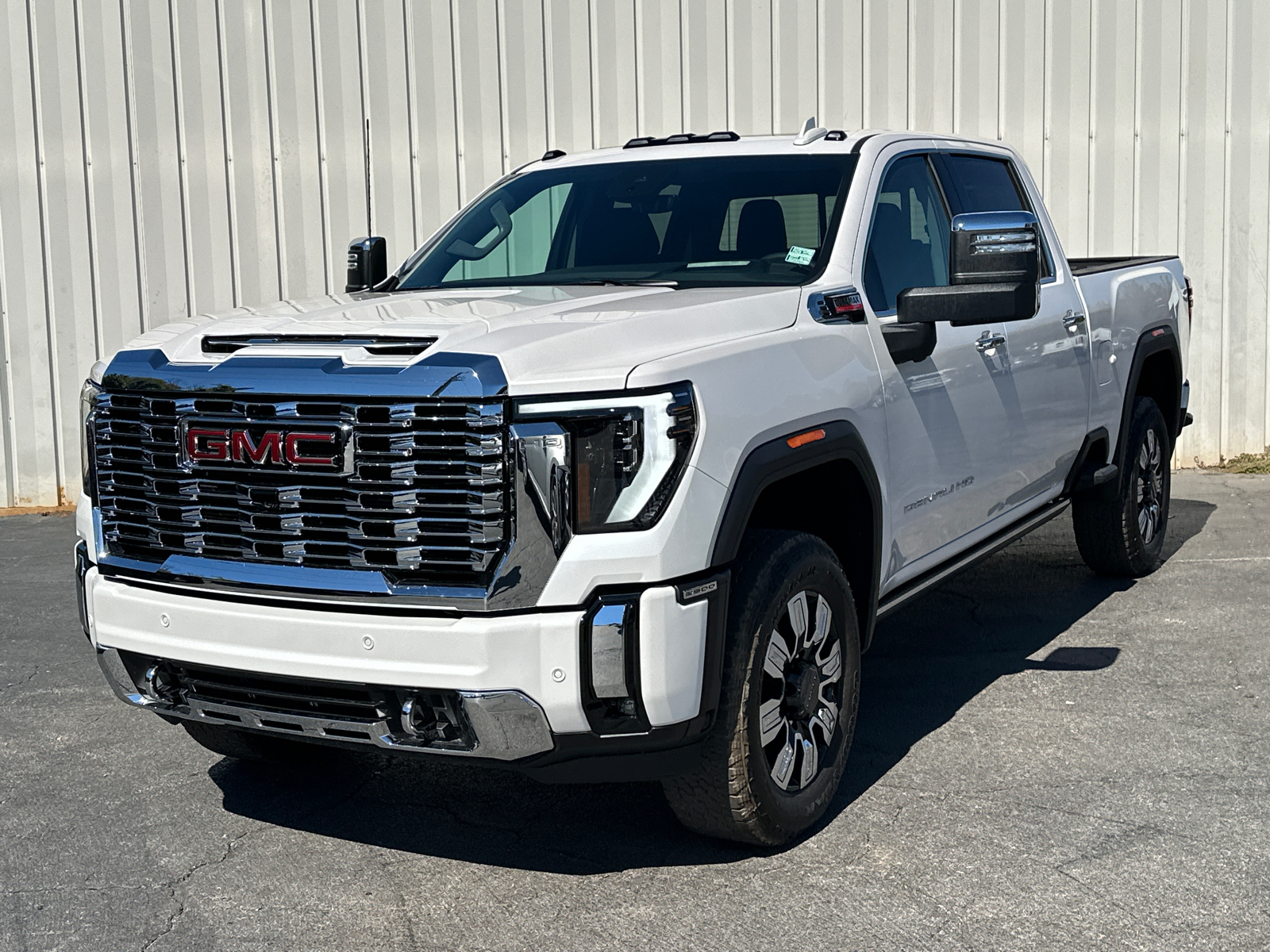 2025 GMC Sierra 2500HD Denali 2