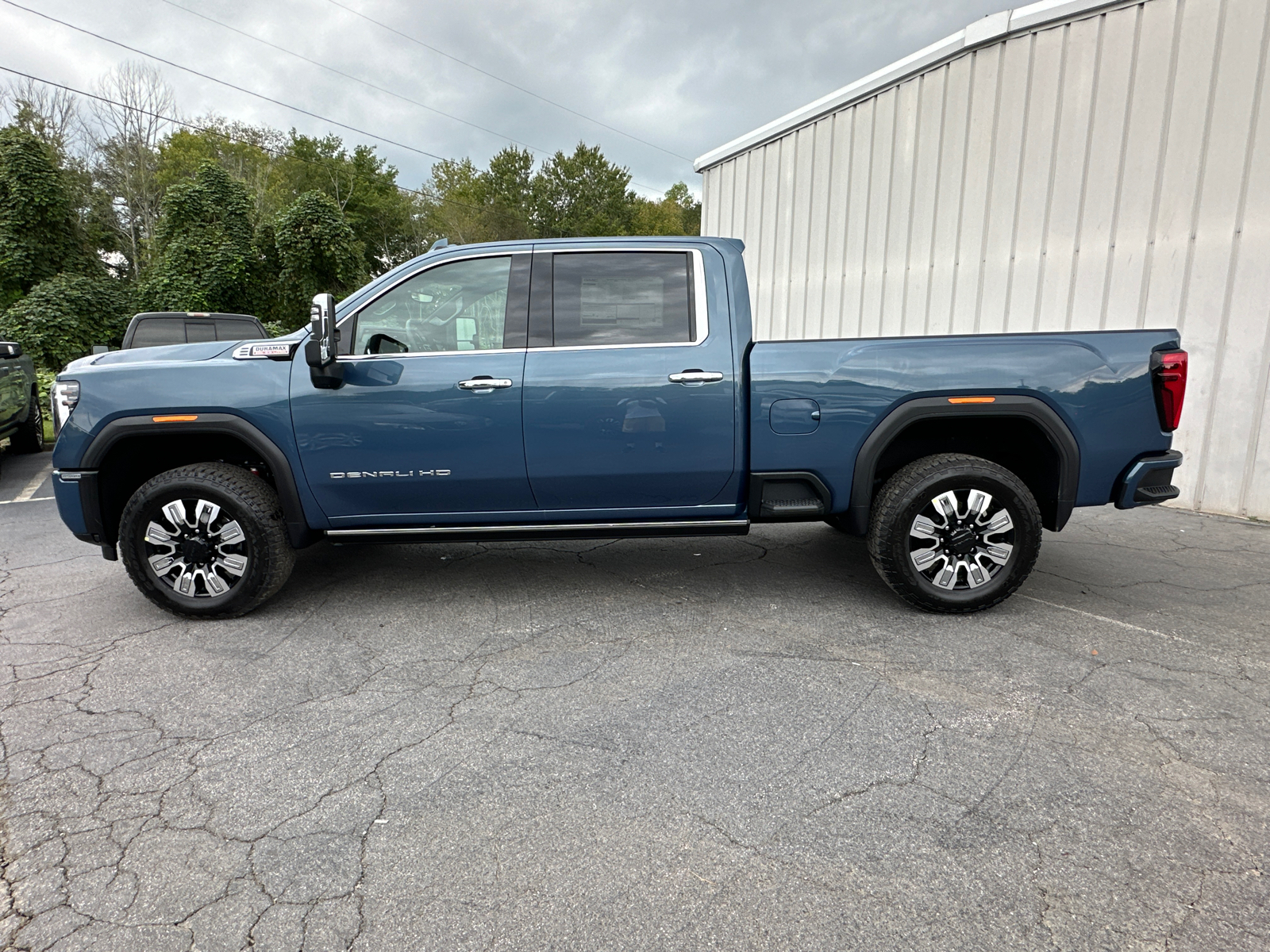 2025 GMC Sierra 2500HD Denali 9