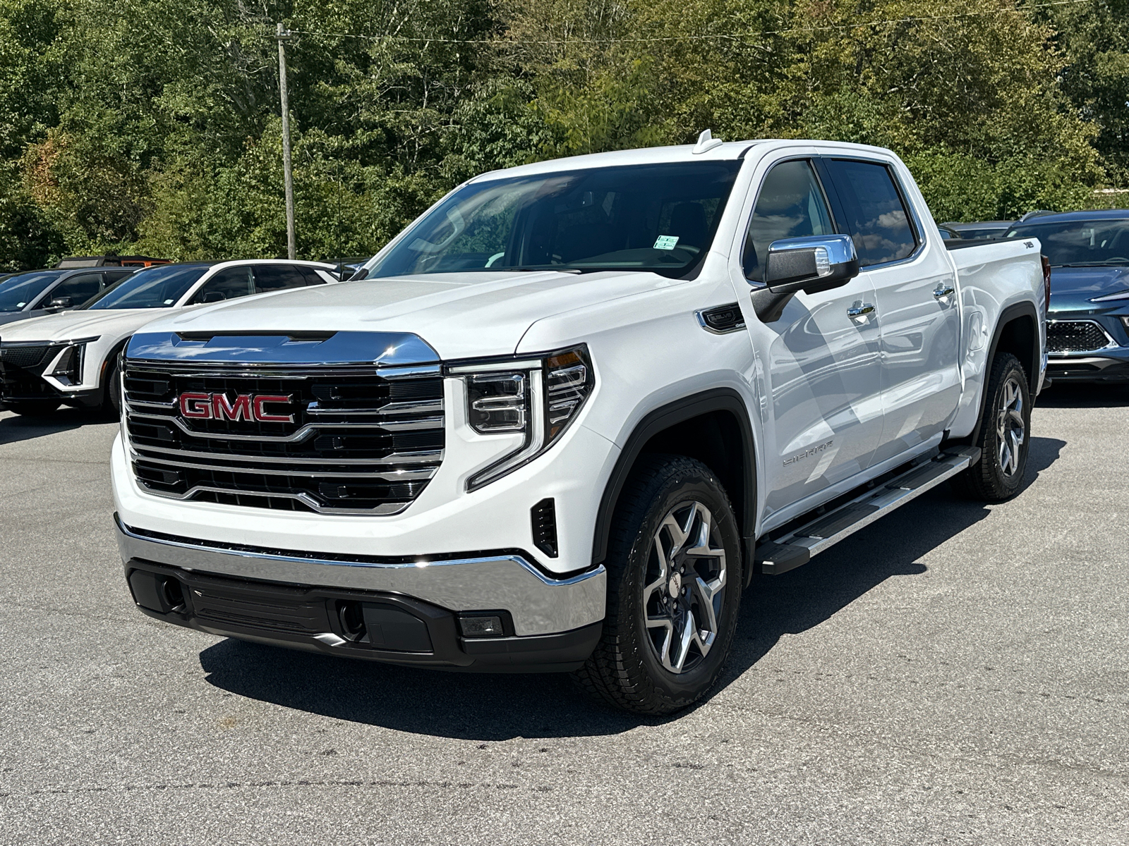 2025 GMC Sierra 1500 SLT 3