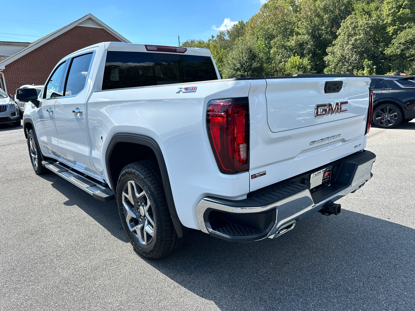 2025 GMC Sierra 1500 SLT 9