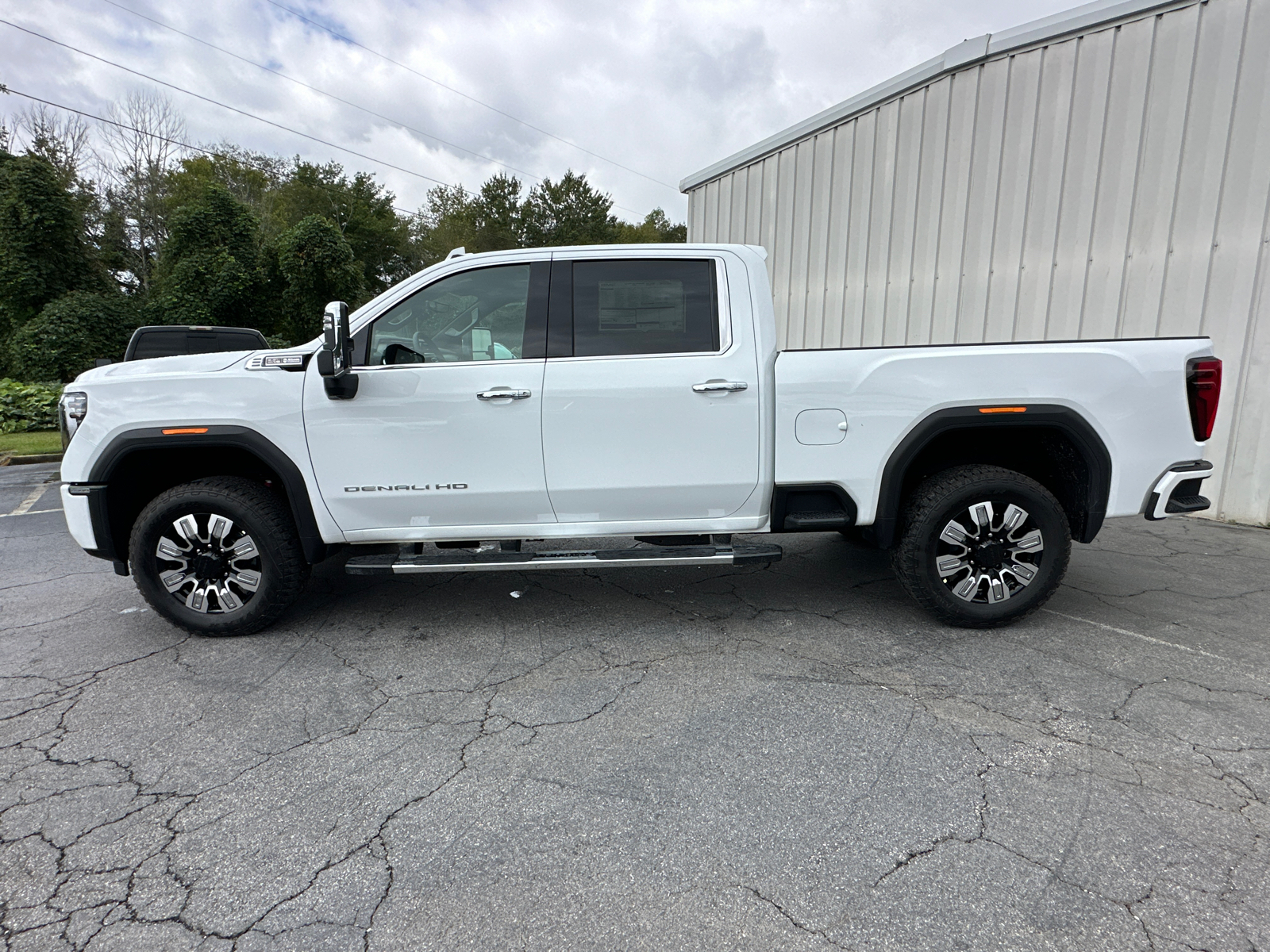 2025 GMC Sierra 2500HD Denali 10