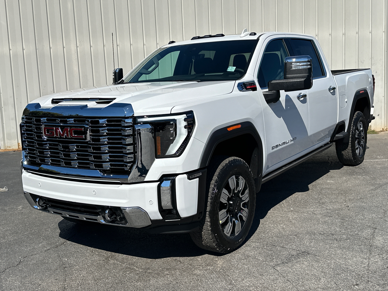 2025 GMC Sierra 2500HD Denali 2