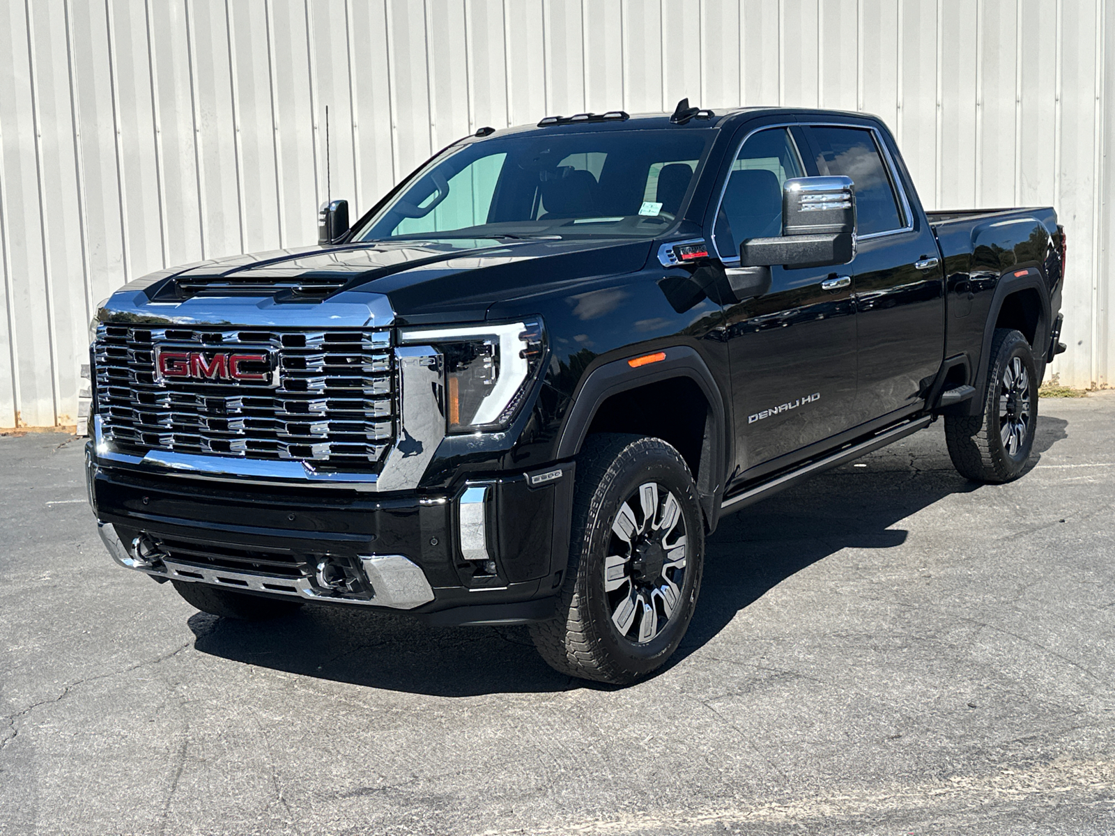 2025 GMC Sierra 2500HD Denali 2