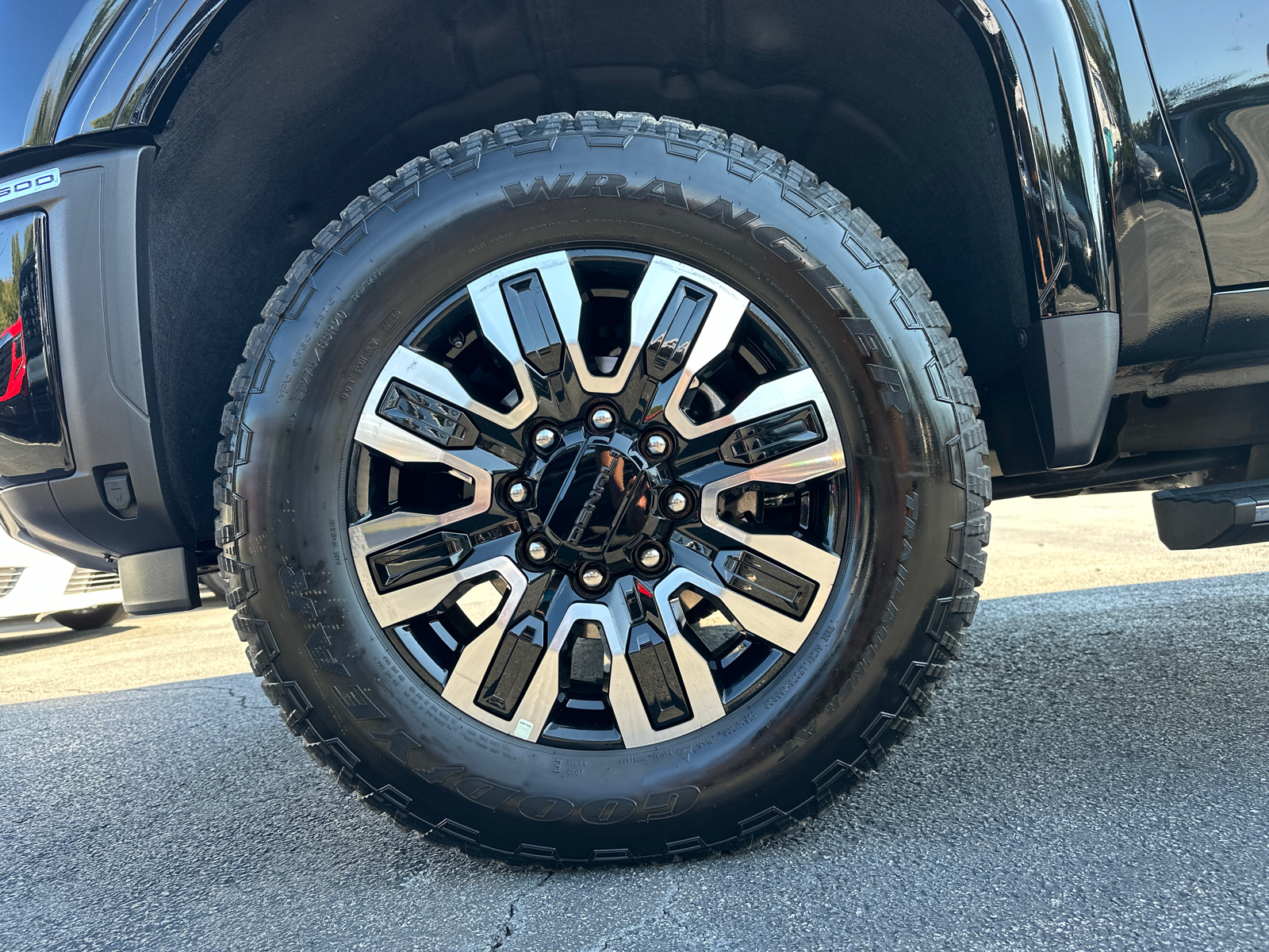 2024 GMC Sierra 2500HD Denali Ultimate 12