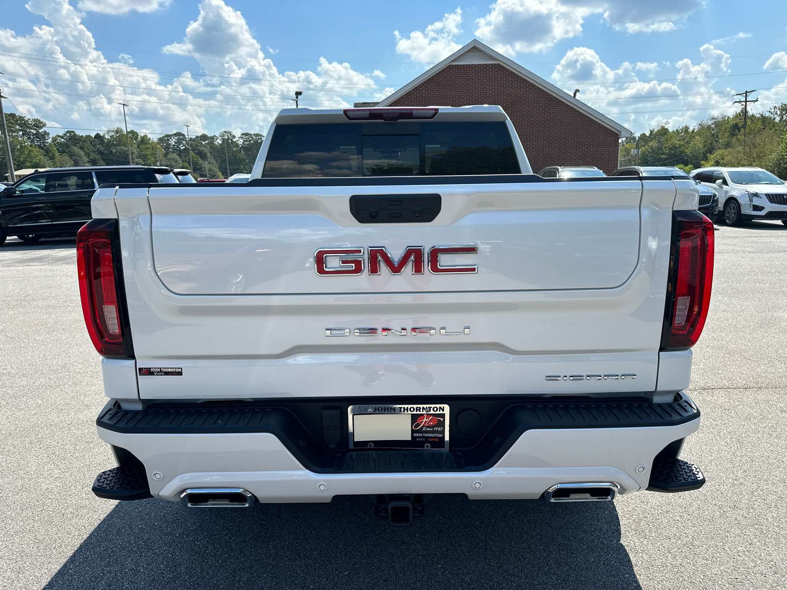 2025 GMC Sierra 1500 Denali 8