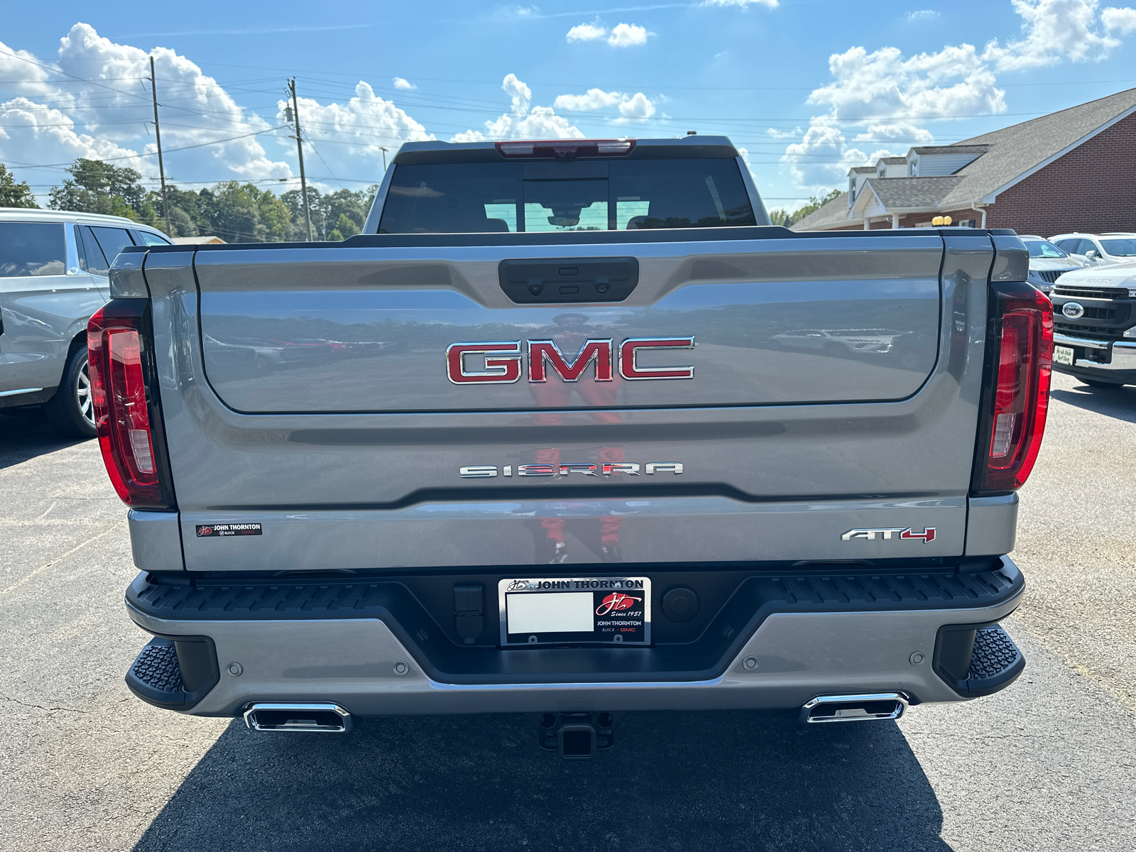 2025 GMC Sierra 1500 AT4 8