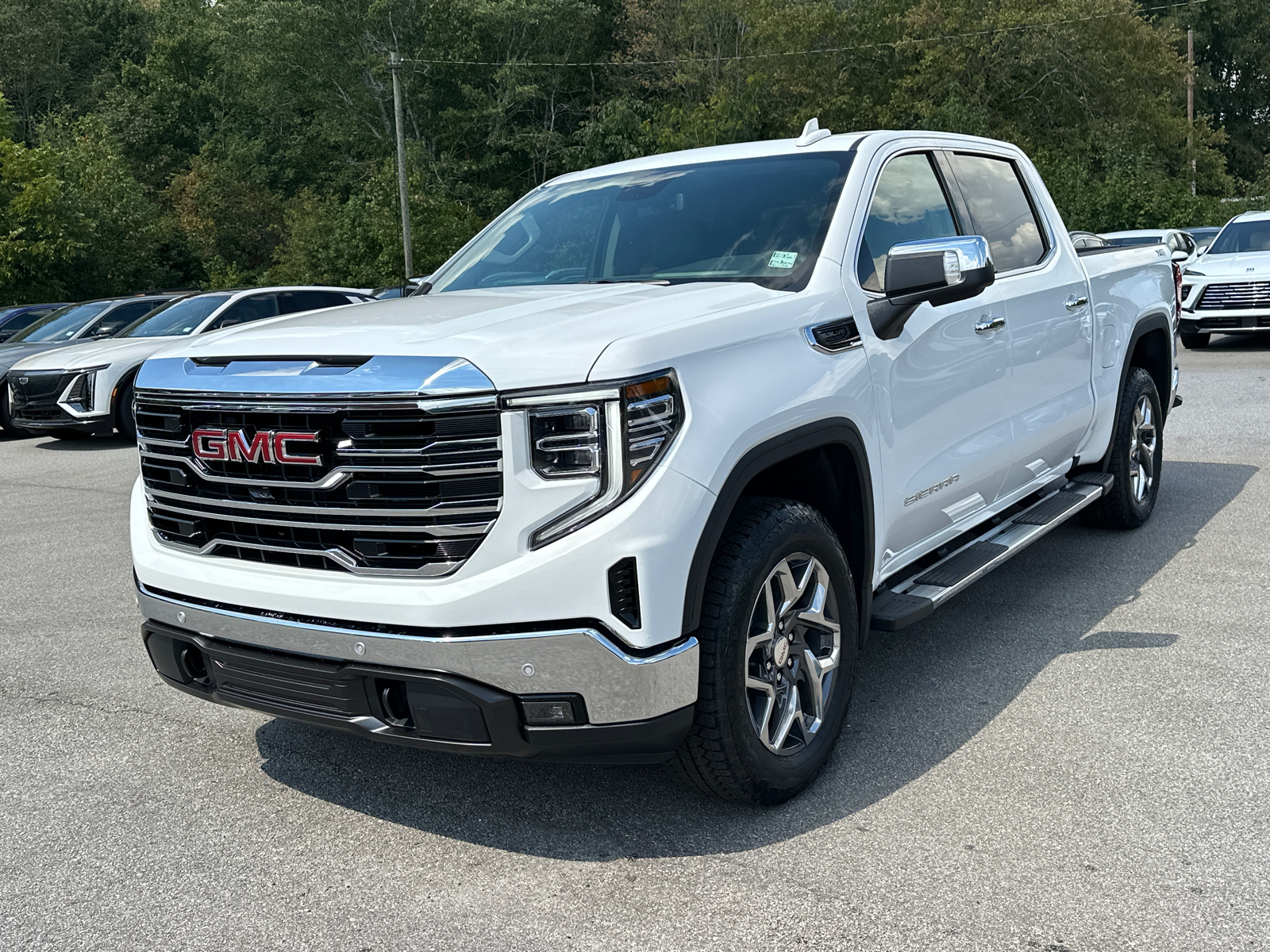 2025 GMC Sierra 1500 SLT 2