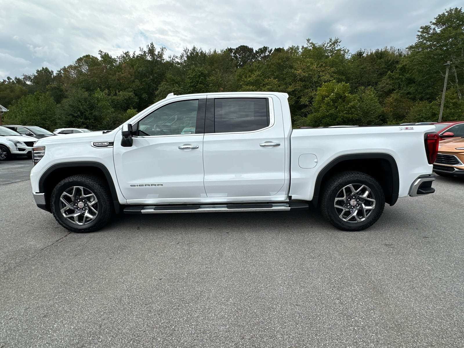 2025 GMC Sierra 1500 SLT 9