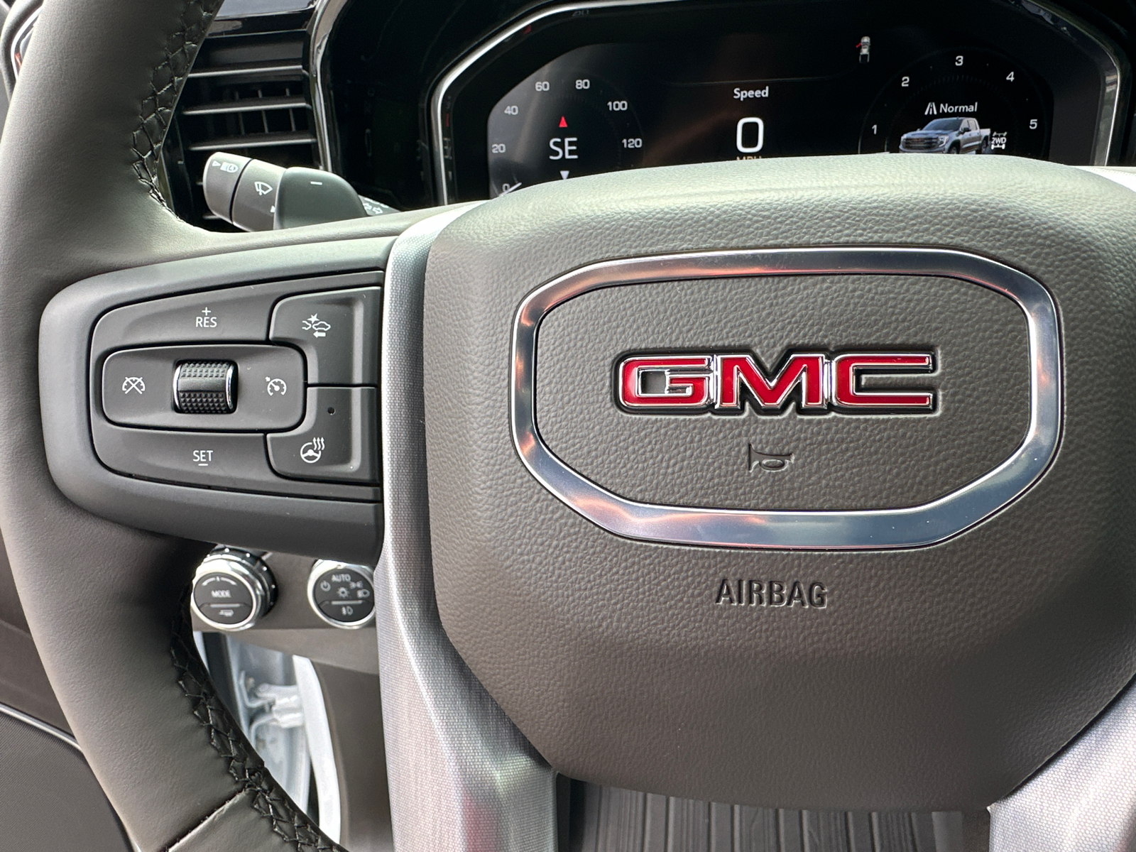 2025 GMC Sierra 1500 SLT 26