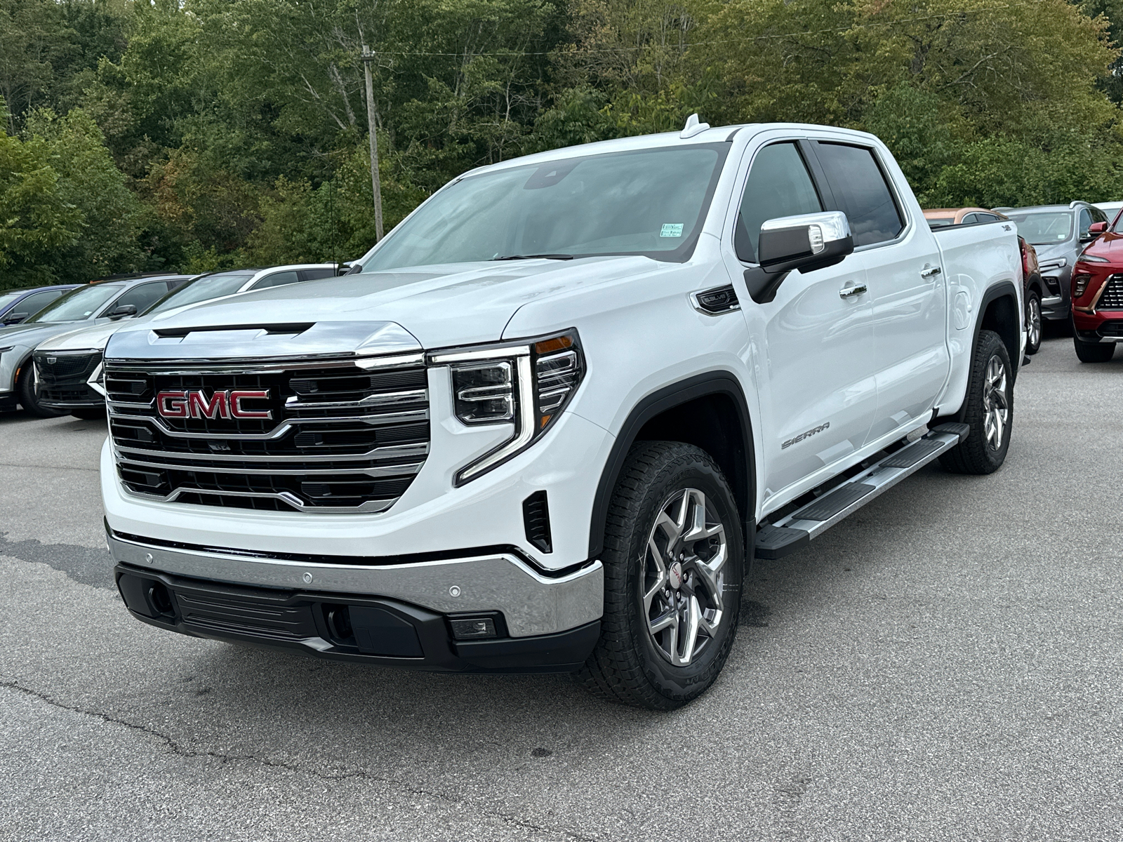 2025 GMC Sierra 1500 SLT 2