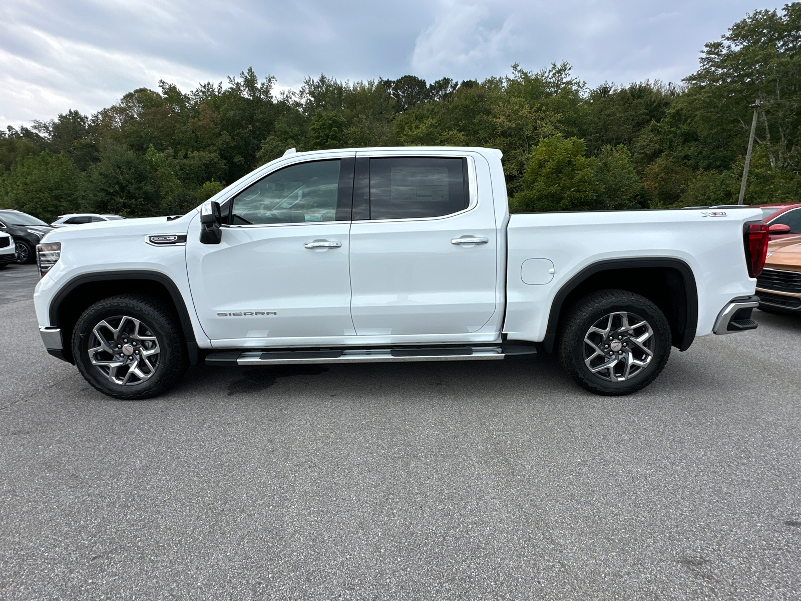 2025 GMC Sierra 1500 SLT 9