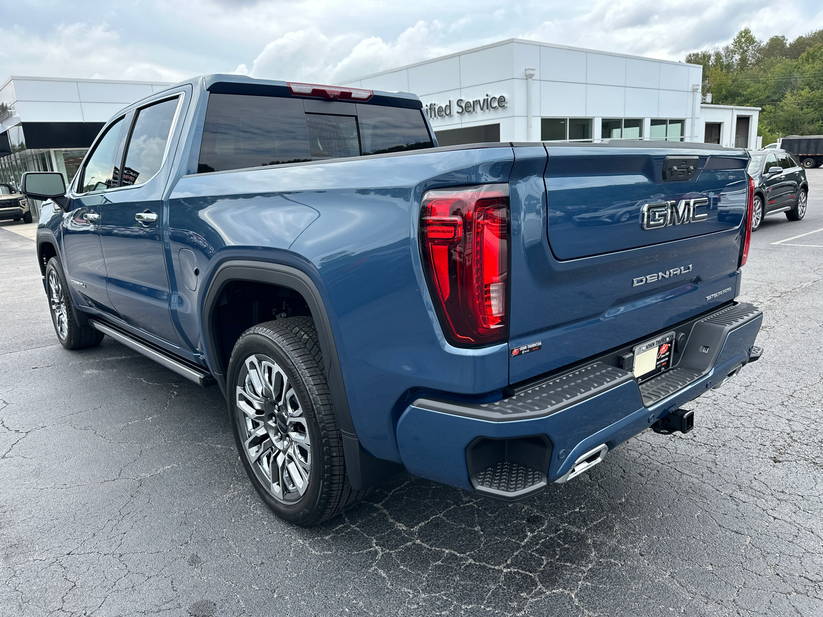 2025 GMC Sierra 1500 Denali Ultimate 8