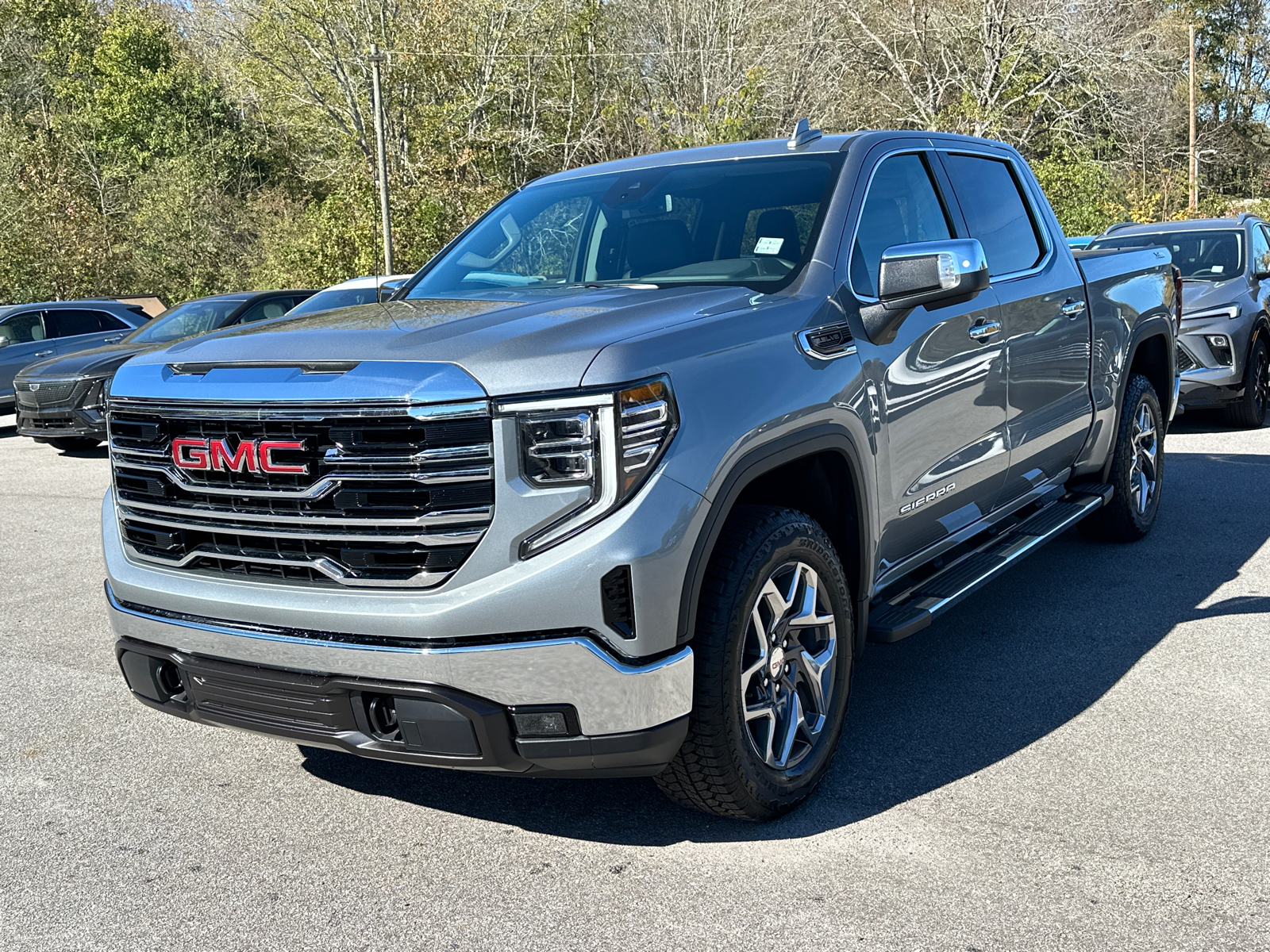 2025 GMC Sierra 1500 SLT 2