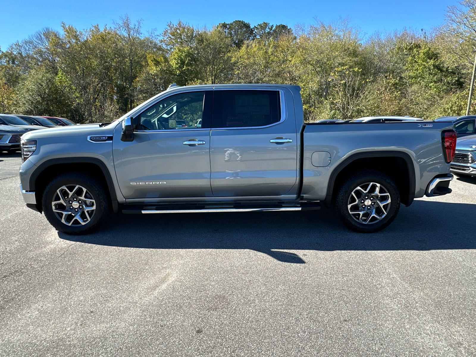 2025 GMC Sierra 1500 SLT 9