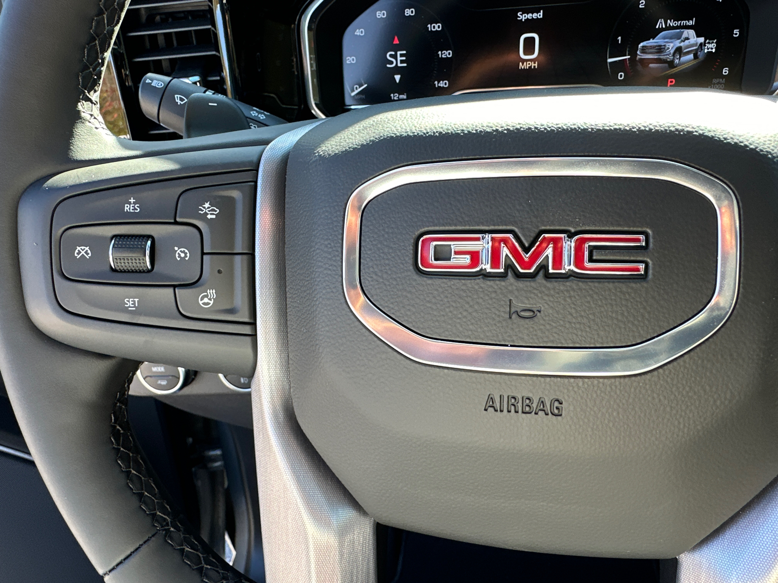 2025 GMC Sierra 1500 SLT 26