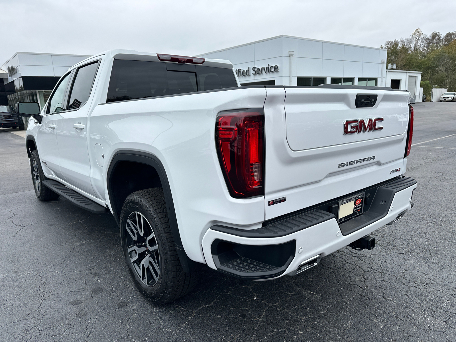 2025 GMC Sierra 1500 AT4 9