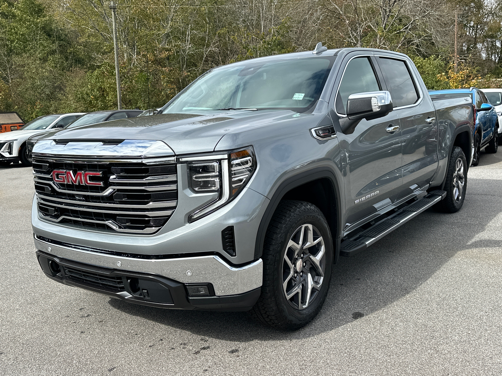 2025 GMC Sierra 1500 SLT 2