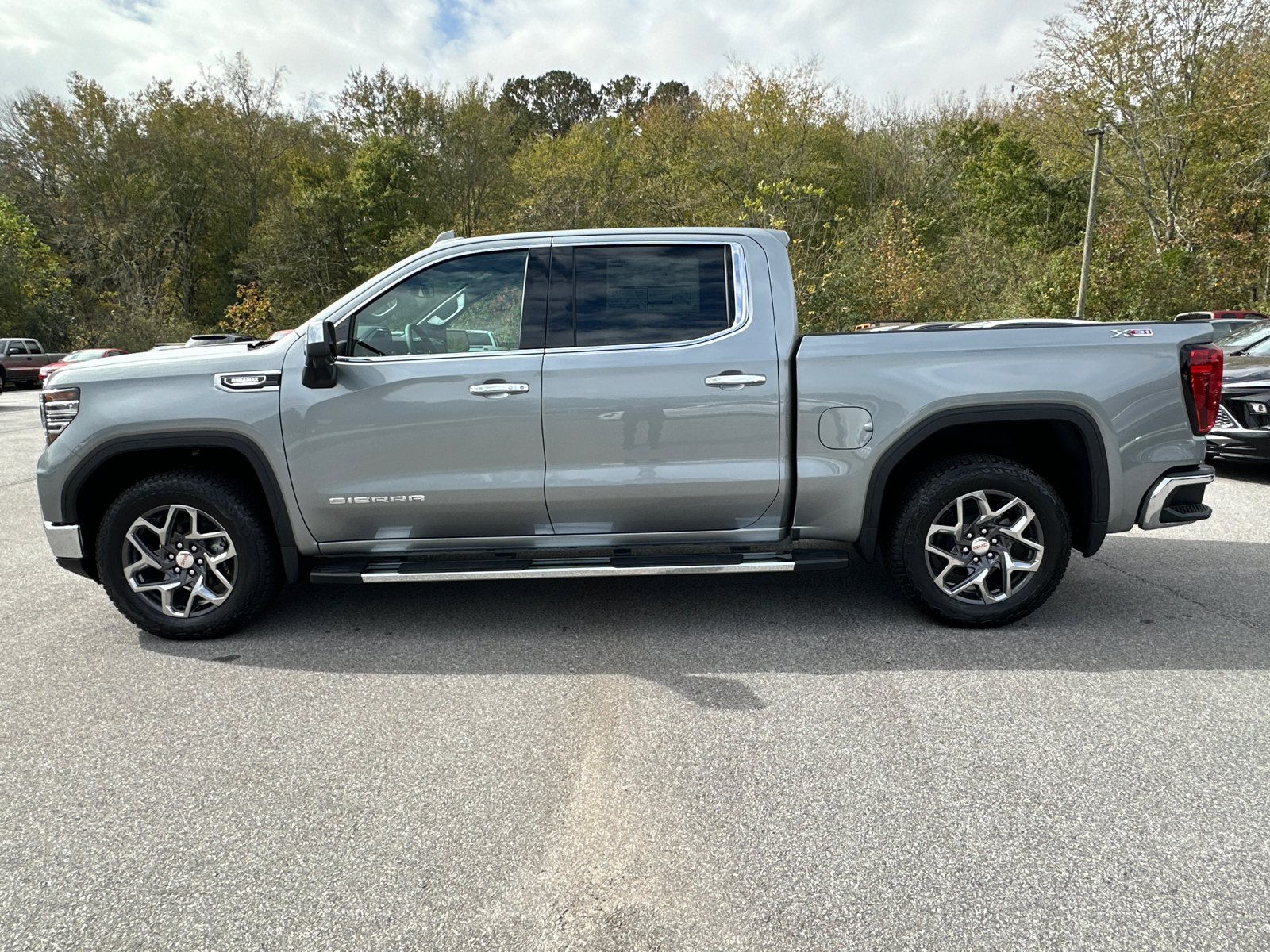 2025 GMC Sierra 1500 SLT 9