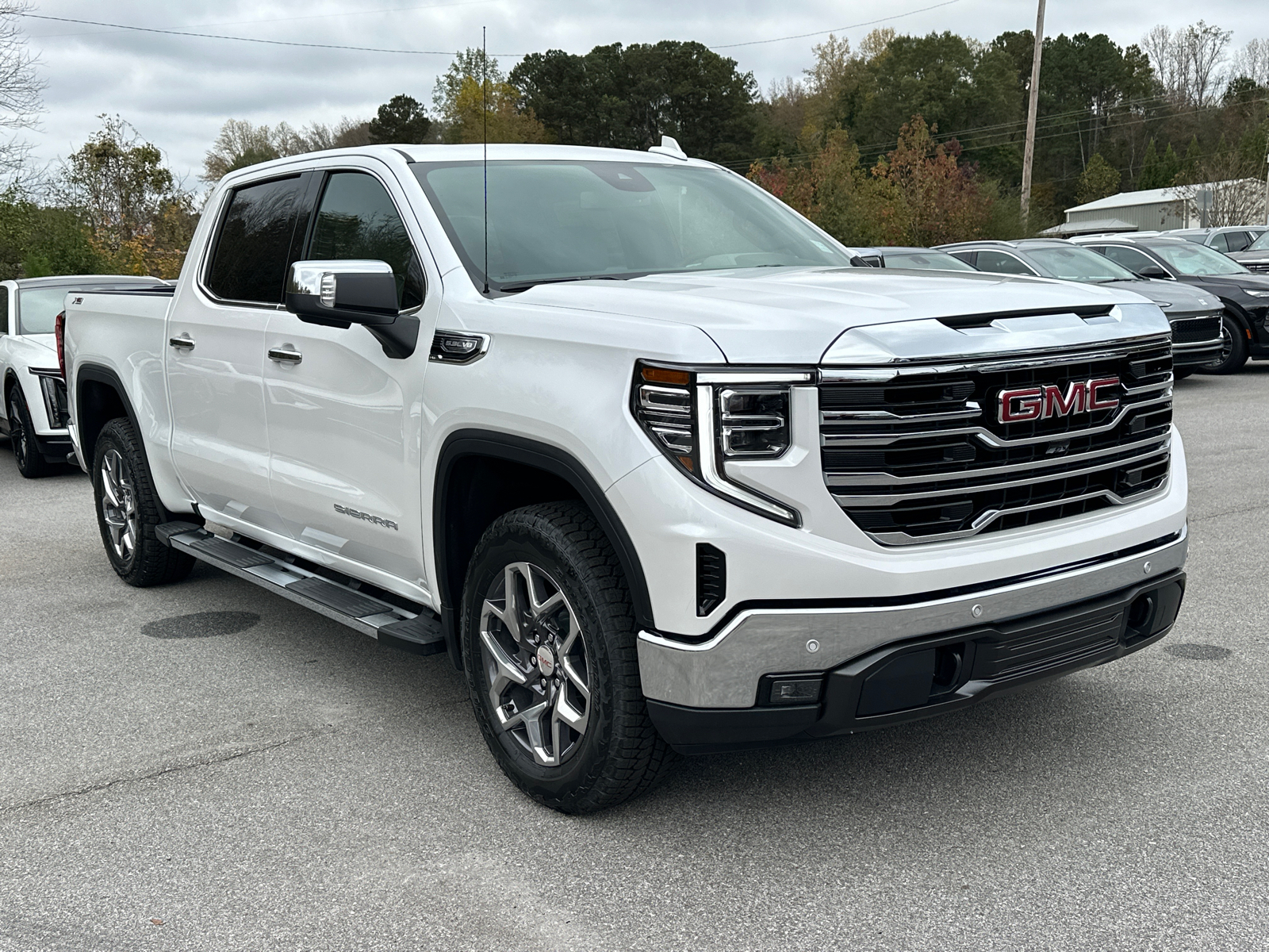 2025 GMC Sierra 1500 SLT 4