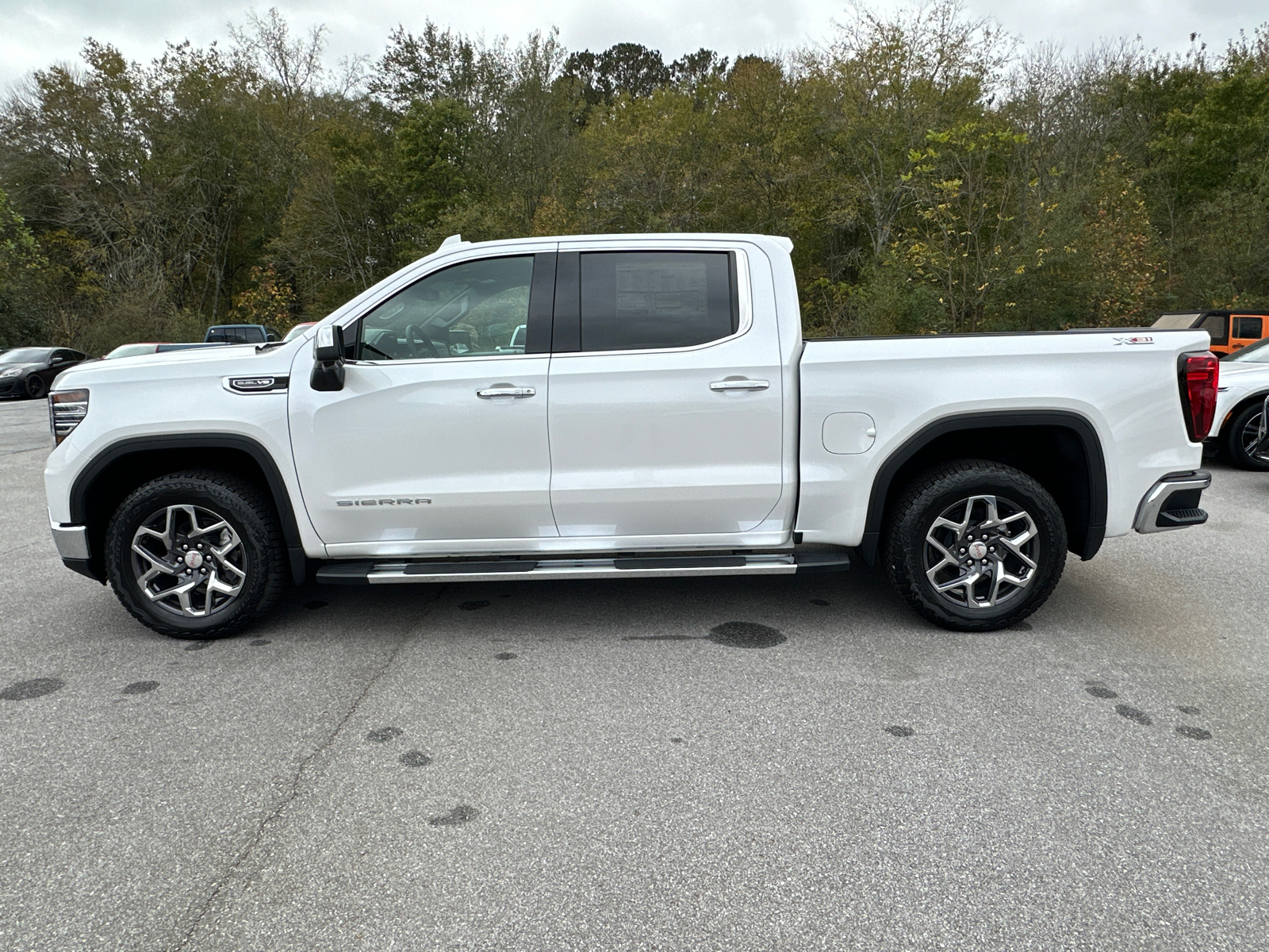 2025 GMC Sierra 1500 SLT 9