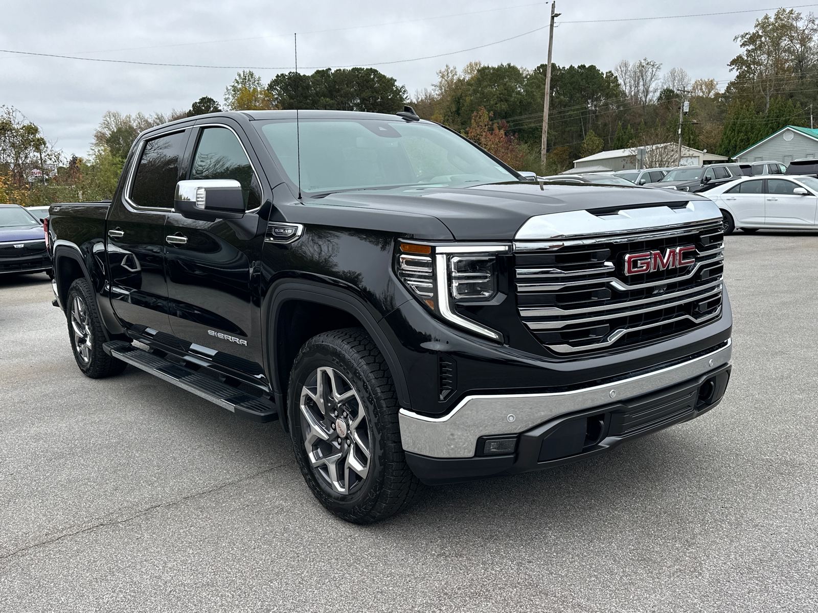 2025 GMC Sierra 1500 SLT 4