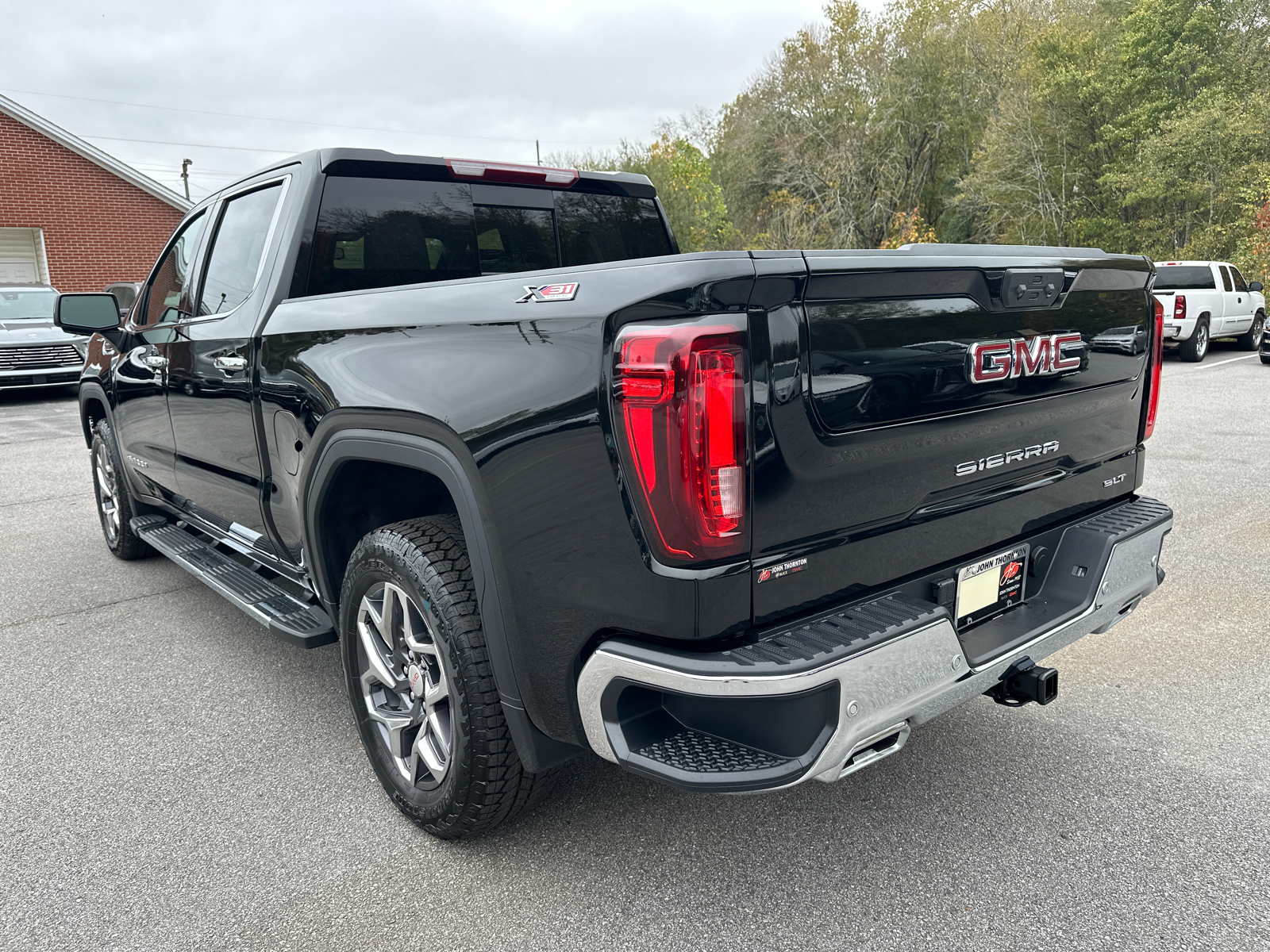 2025 GMC Sierra 1500 SLT 8