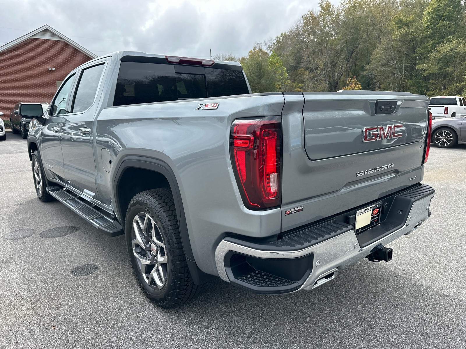 2025 GMC Sierra 1500 SLT 9