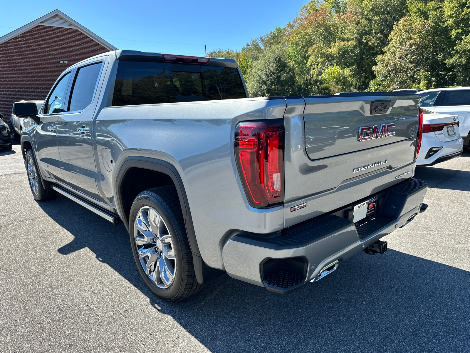 2025 GMC Sierra 1500 Denali 8