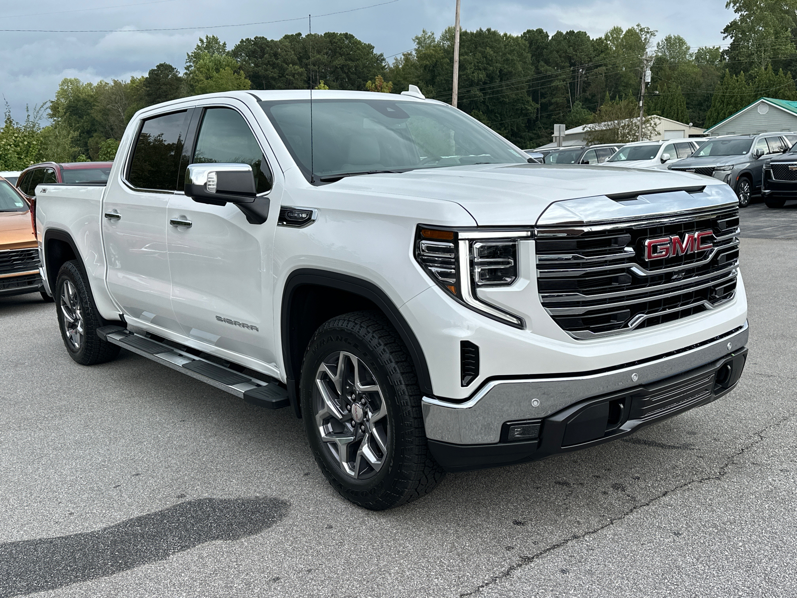 2025 GMC Sierra 1500 SLT 4