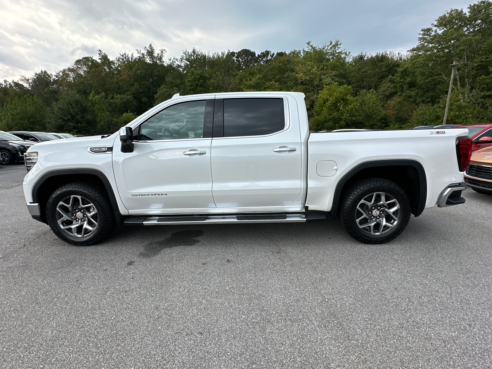 2025 GMC Sierra 1500 SLT 9