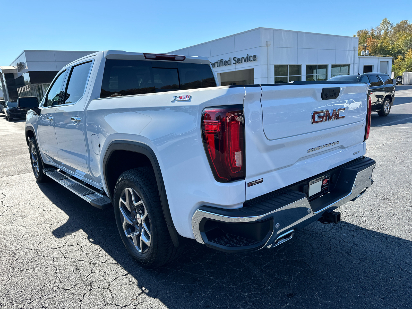 2025 GMC Sierra 1500 SLT 8