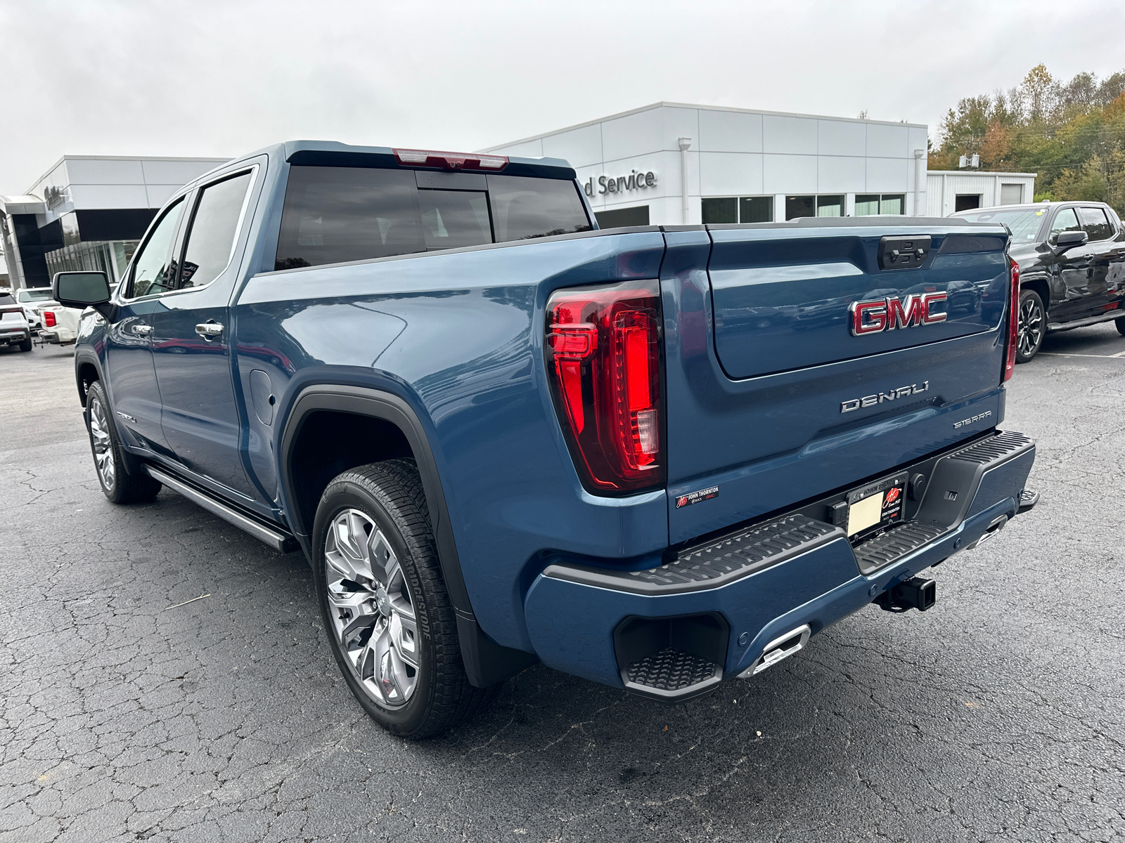 2025 GMC Sierra 1500 Denali 8