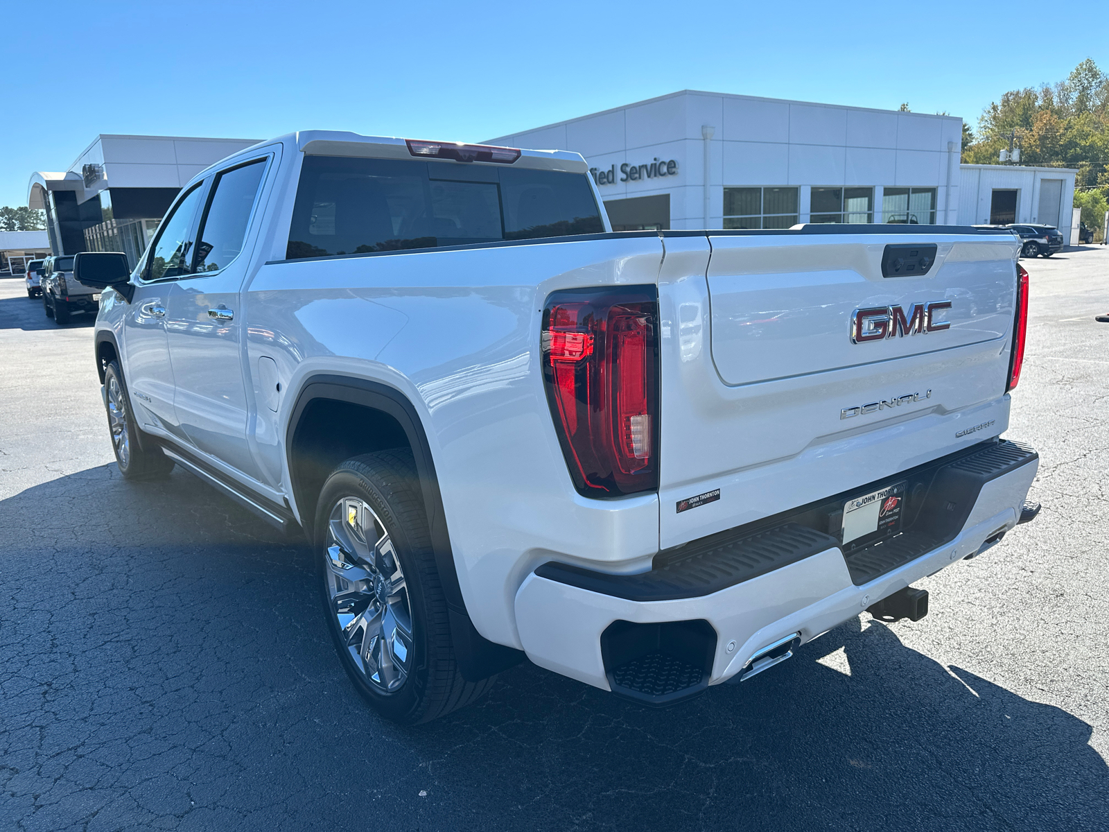 2025 GMC Sierra 1500 Denali 8