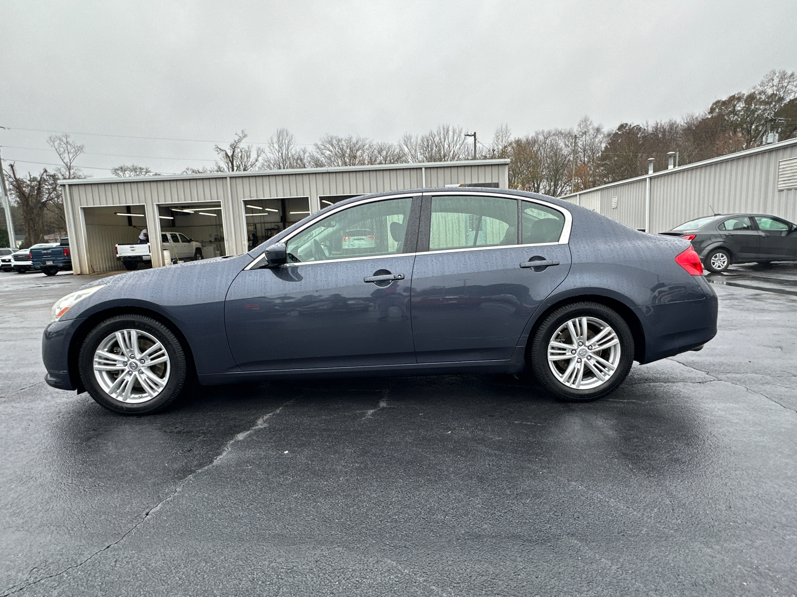 2012 INFINITI G37 Journey 10