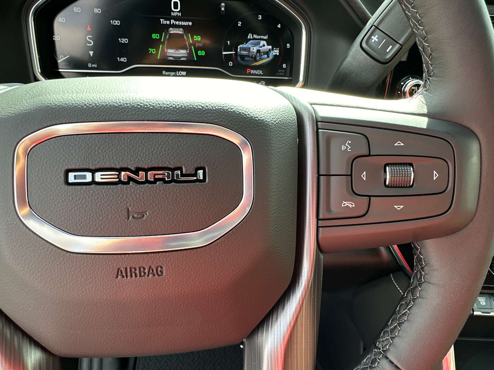 2025 GMC Sierra 2500HD Denali Ultimate 28