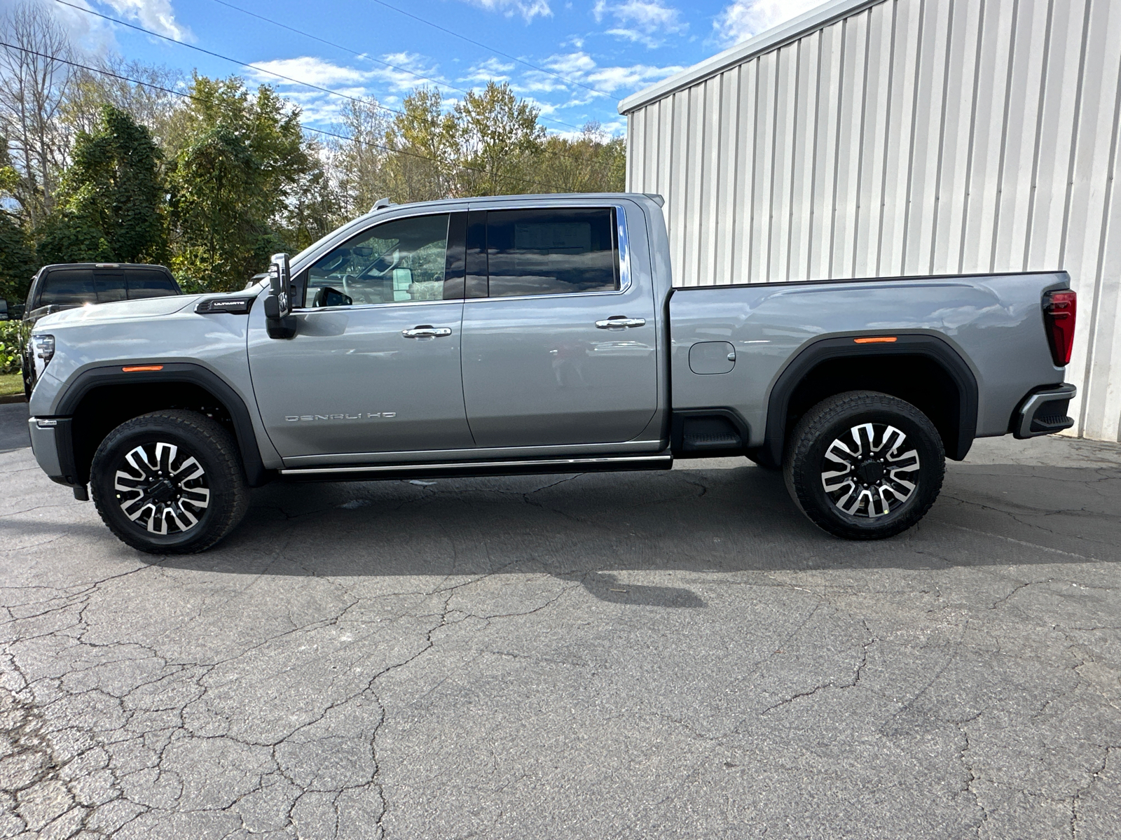 2025 GMC Sierra 2500HD Denali Ultimate 10