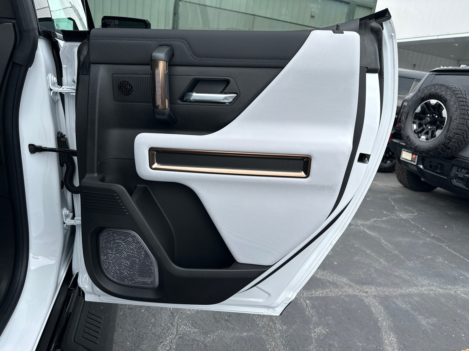 2025 GMC Hummer EV Pickup 2X 17