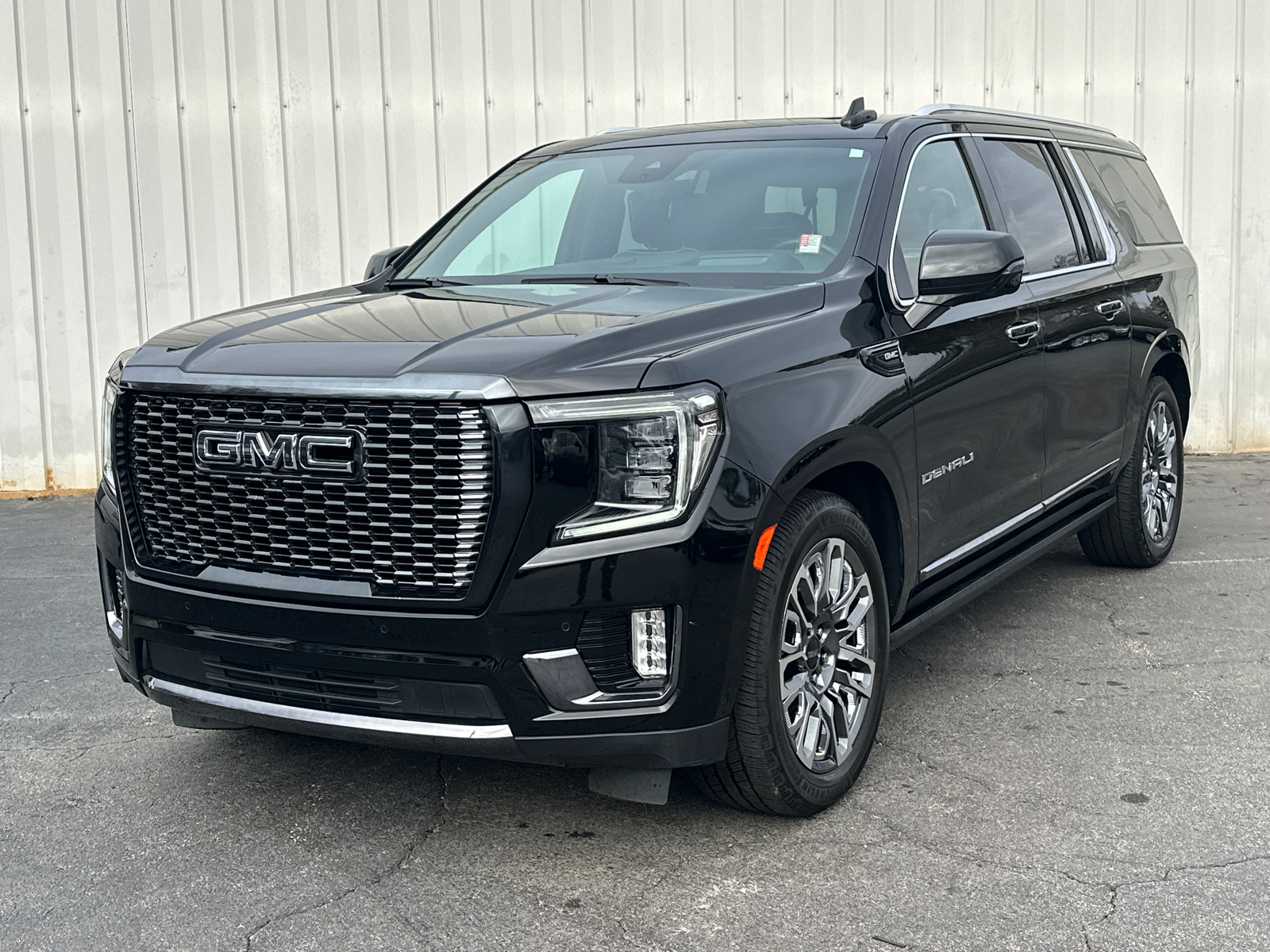 2023 GMC Yukon XL Denali Ultimate 2