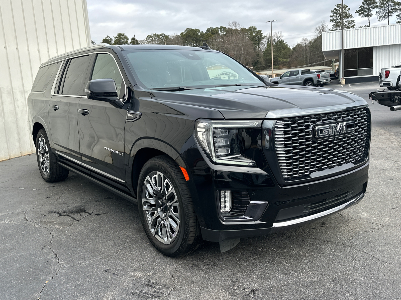 2023 GMC Yukon XL Denali Ultimate 4