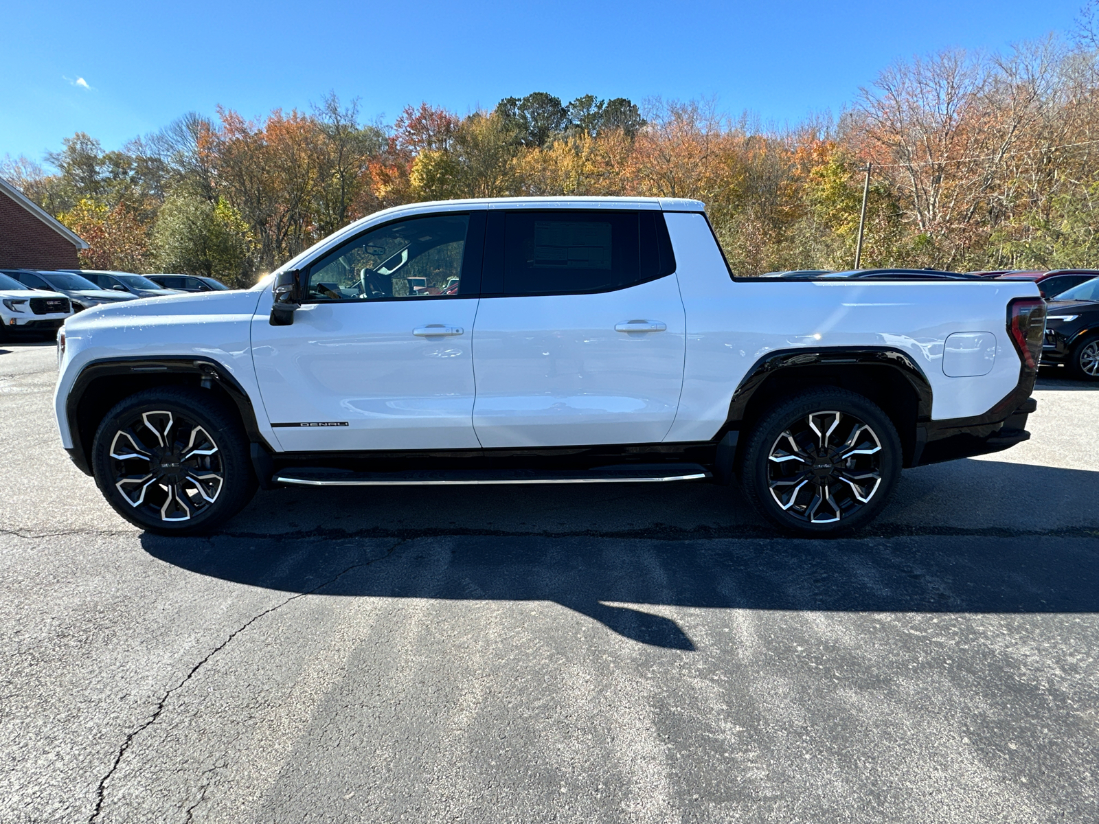 2025 GMC Sierra EV Denali 9