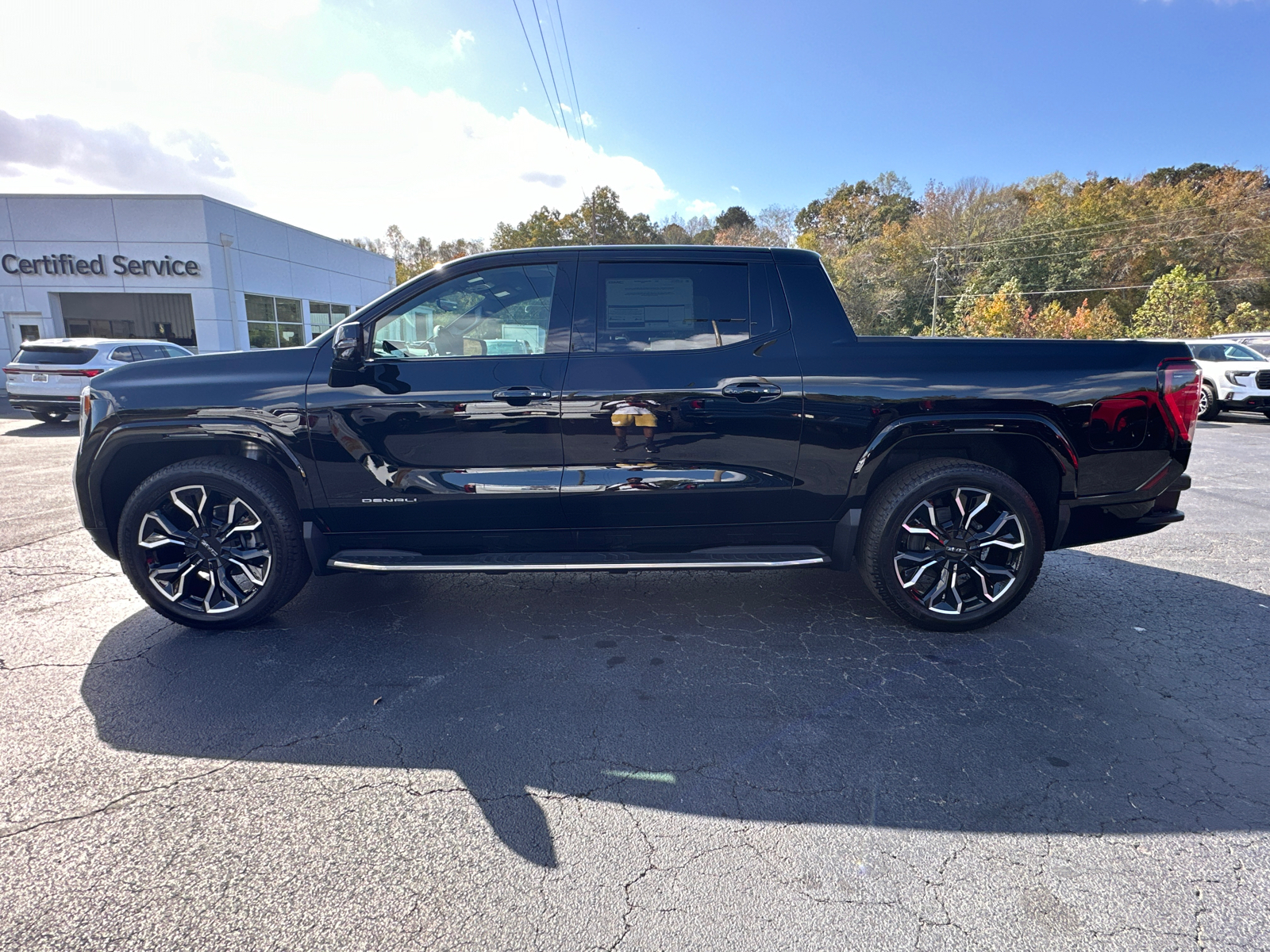 2025 GMC Sierra EV Denali 10