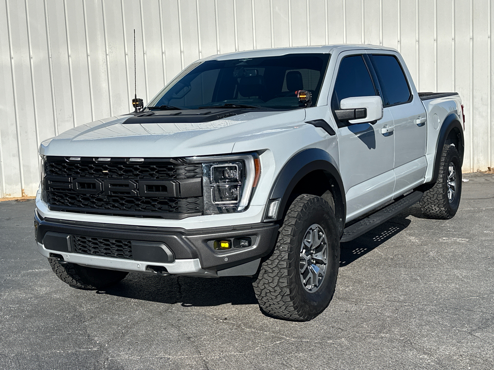 2023 Ford F-150 Raptor 3