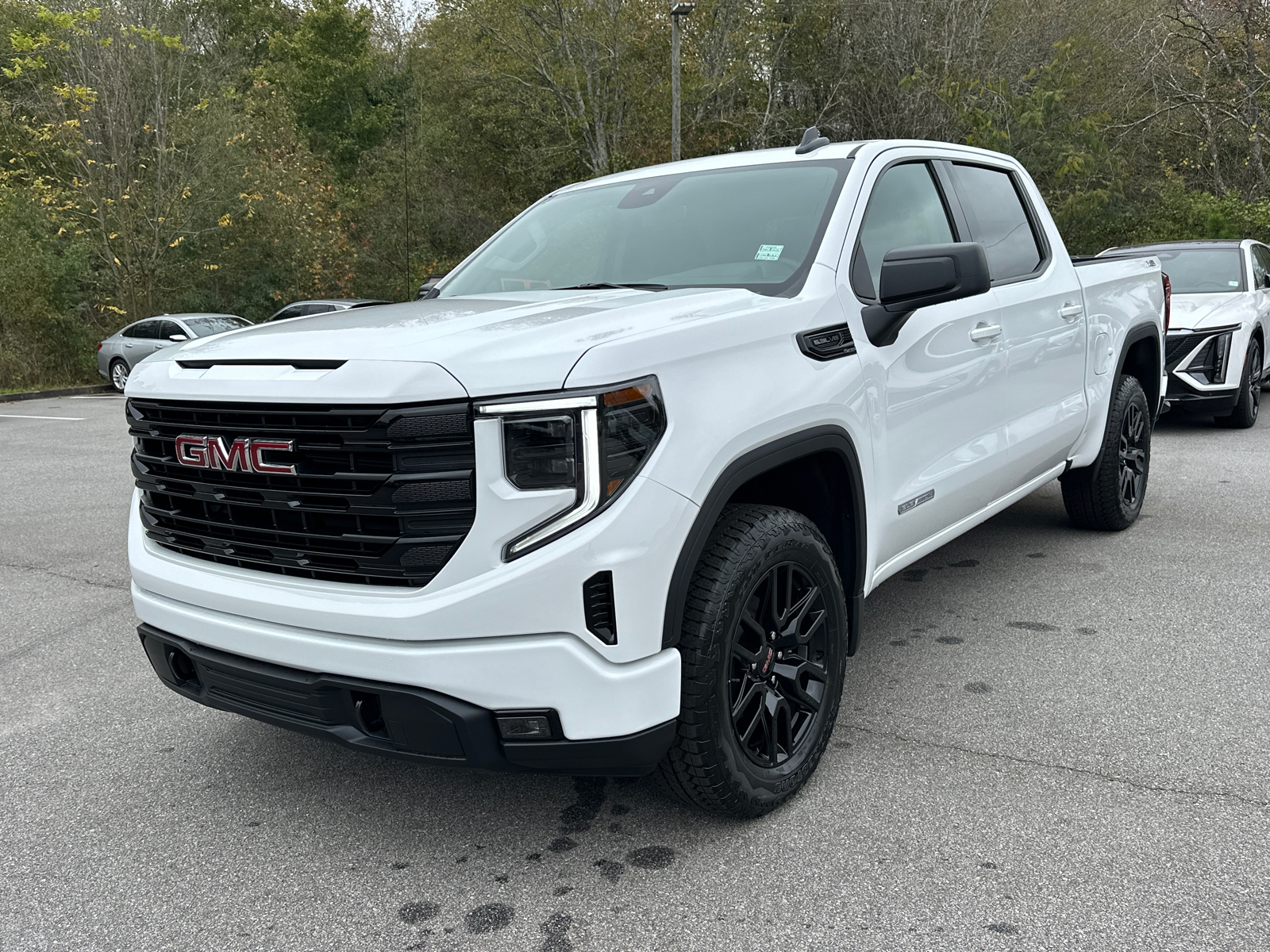 2025 GMC Sierra 1500 Elevation 2