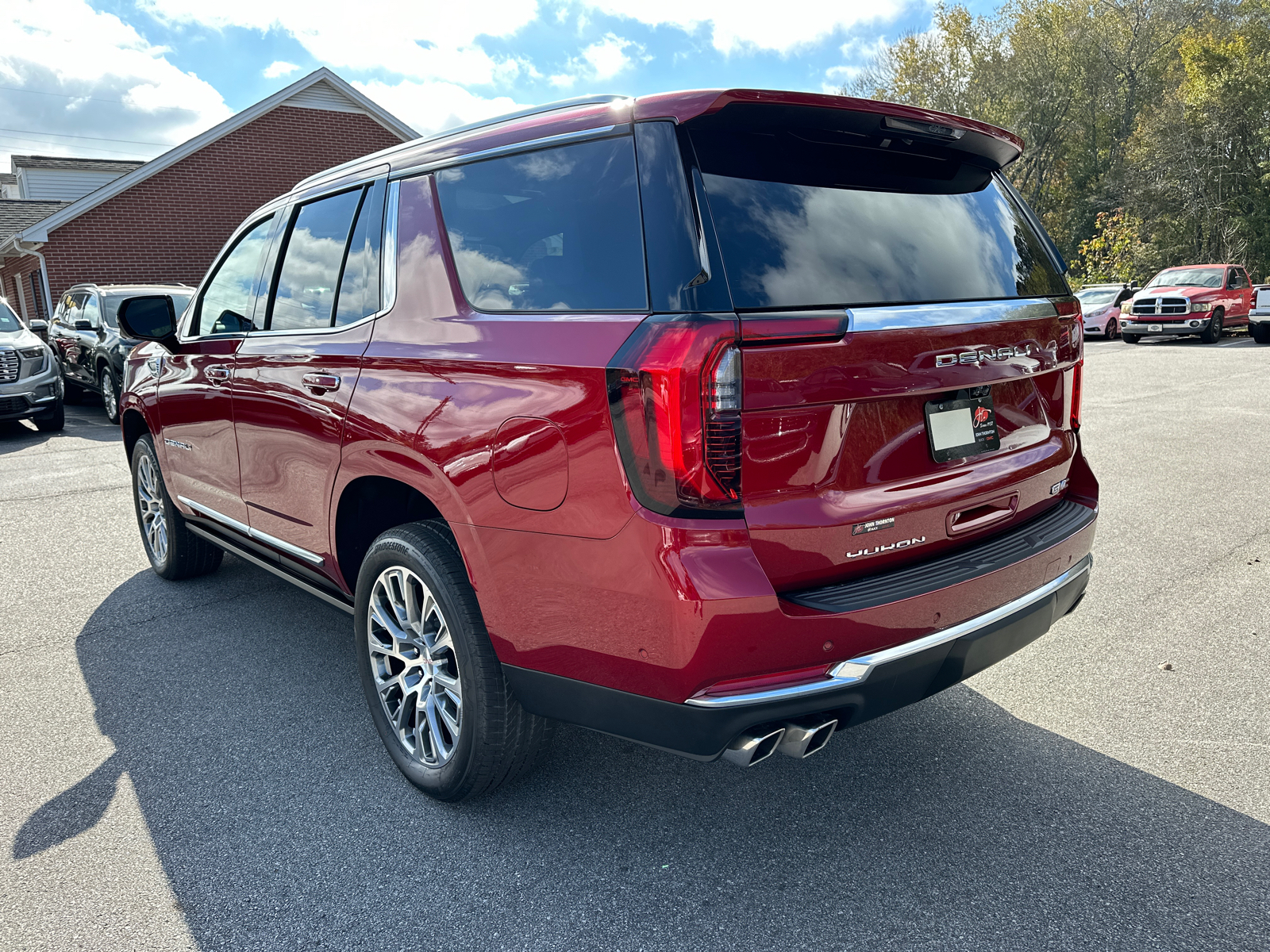 2025 GMC Yukon Denali 9