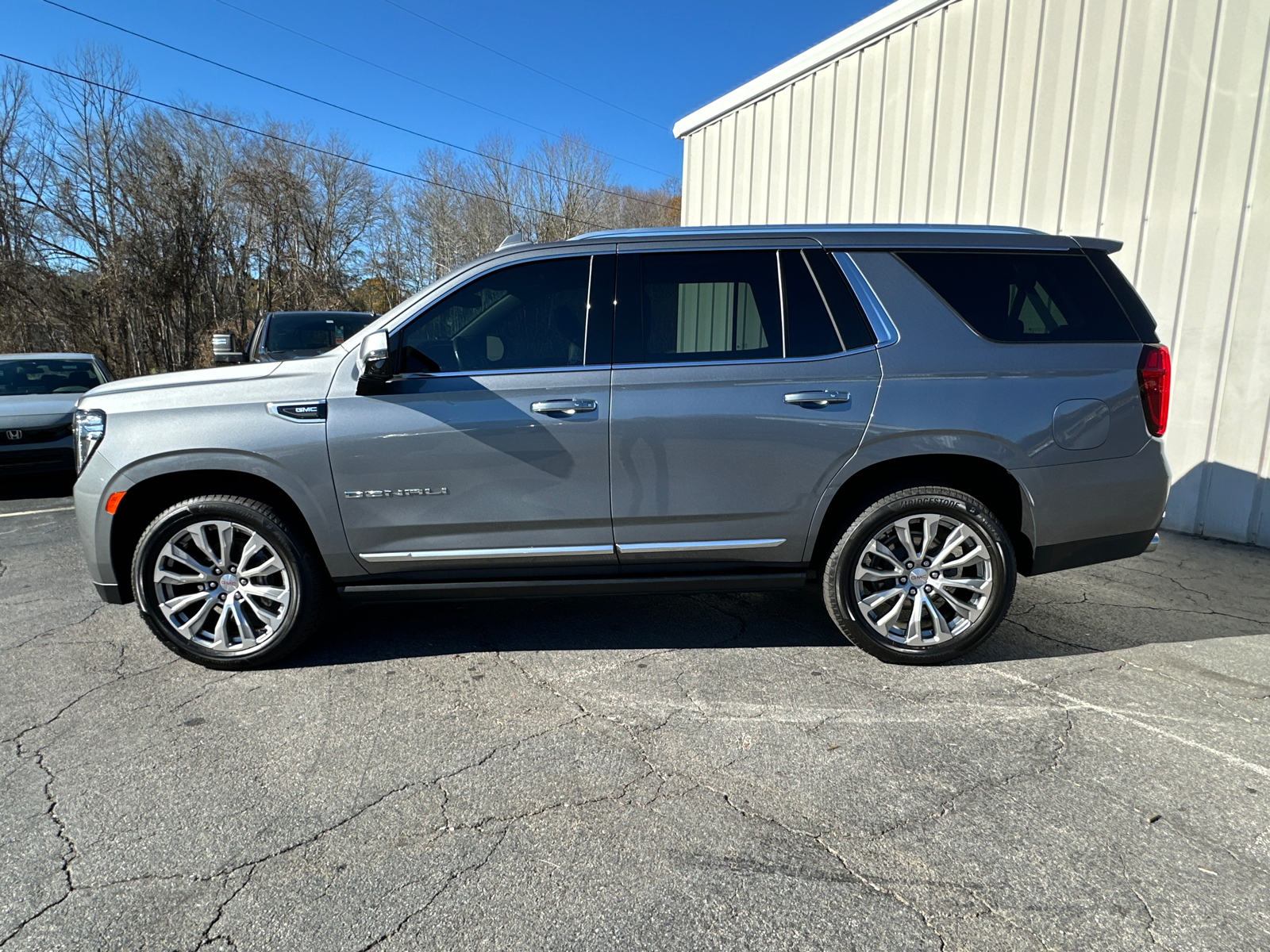 2022 GMC Yukon Denali 10